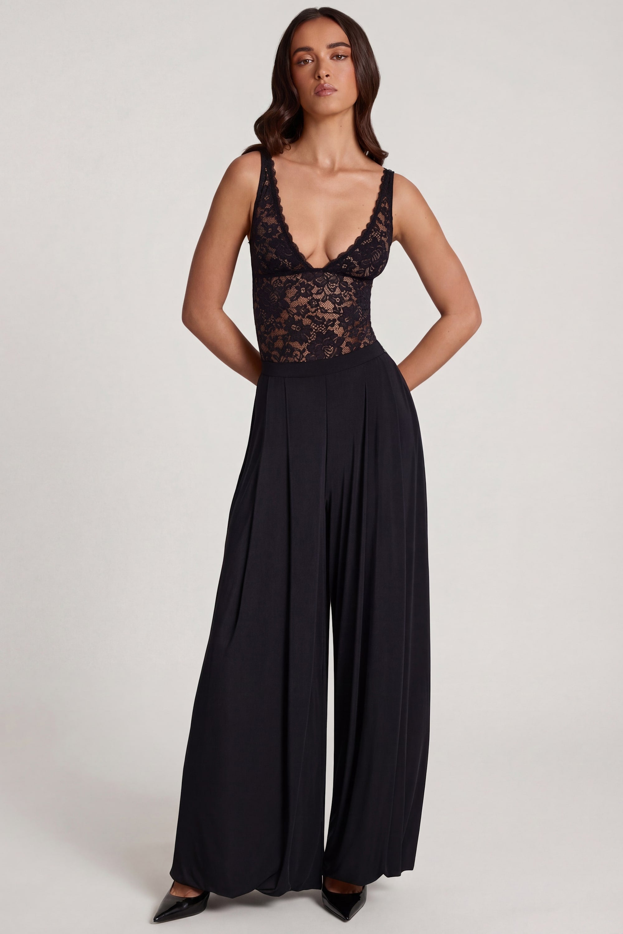 Soft Jersey Mid-Rise Wide-Leg Trousers in Black - 12 | Oh Polly