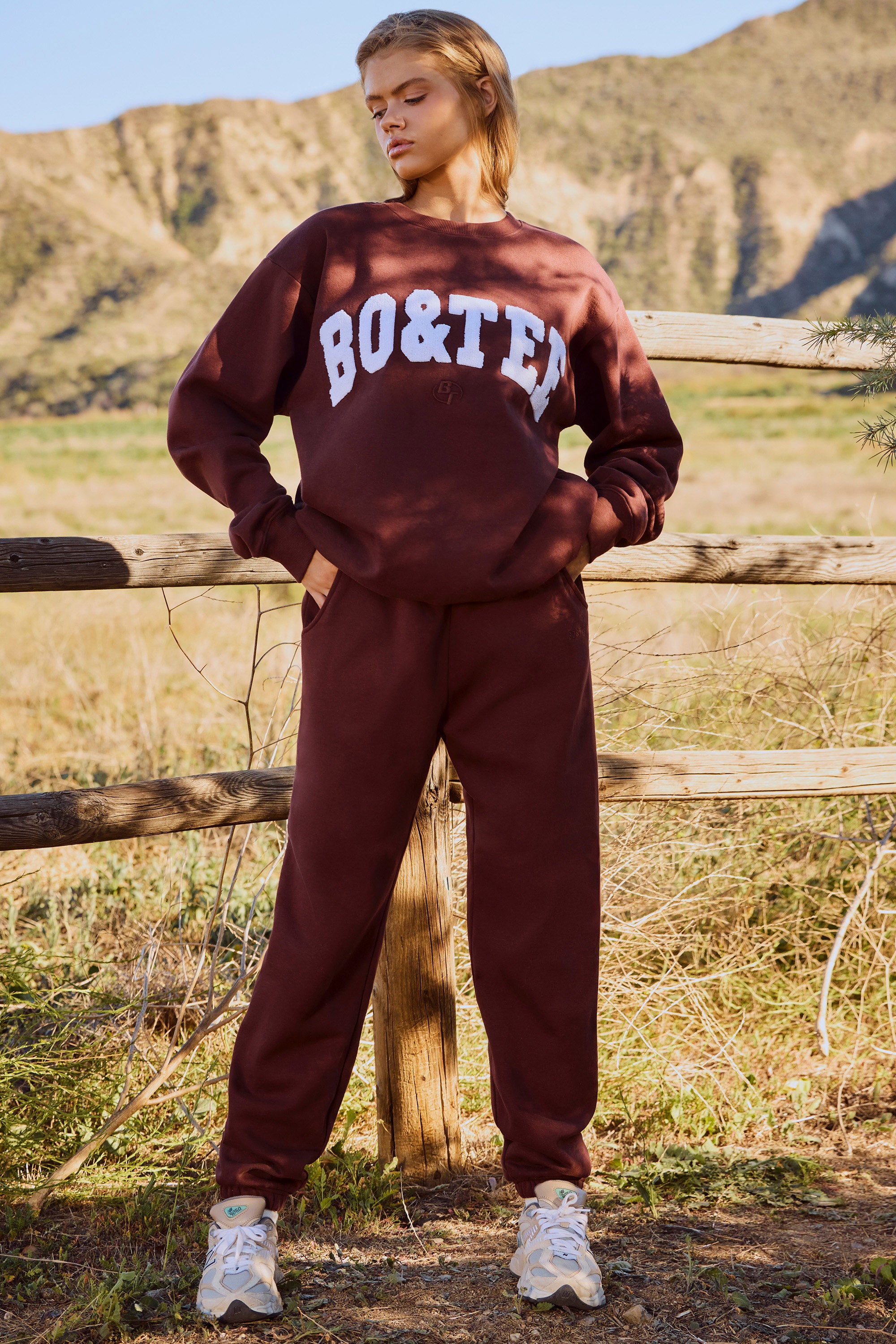 Ultimate Petite Mid-Rise Joggers in Mahogany