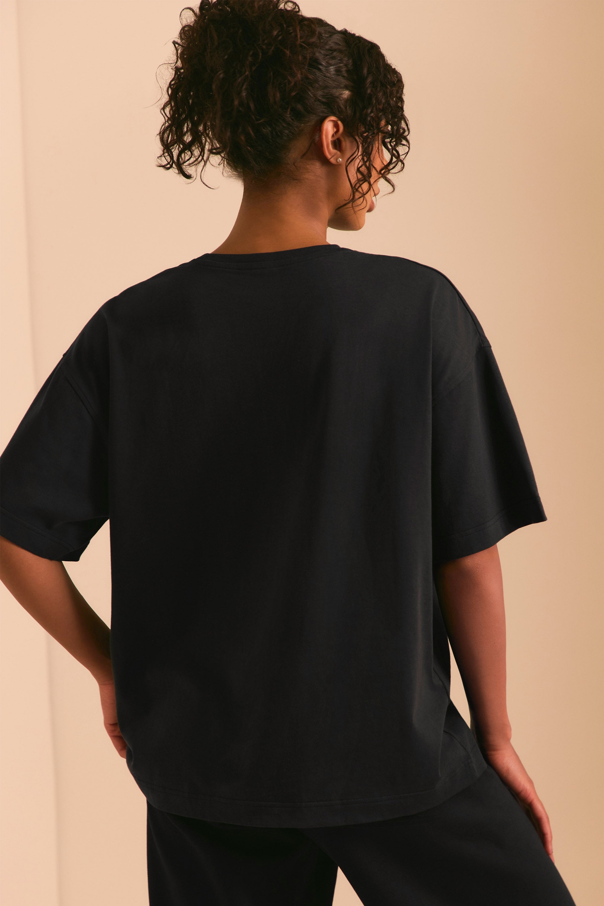 Bo+Tee Oversized Short Sleeve T-Shirt in Black, S/M