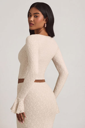 Oh Polly's Freya Tidy wearing the Dagny Full Top in Ivory Stretch Lace fabric perfect for rooftop brunch dates