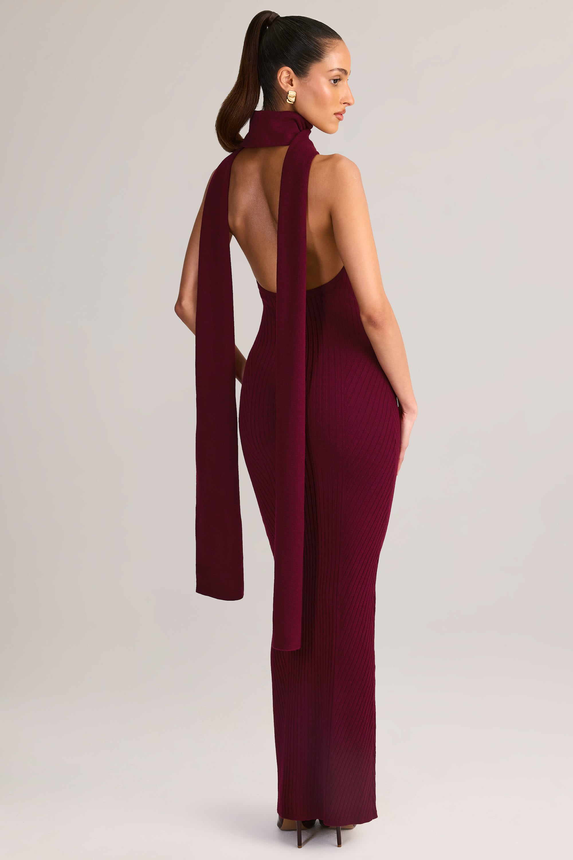 Rib-Knit Scarf-Detail Halterneck Maxi Dress in Wine - L