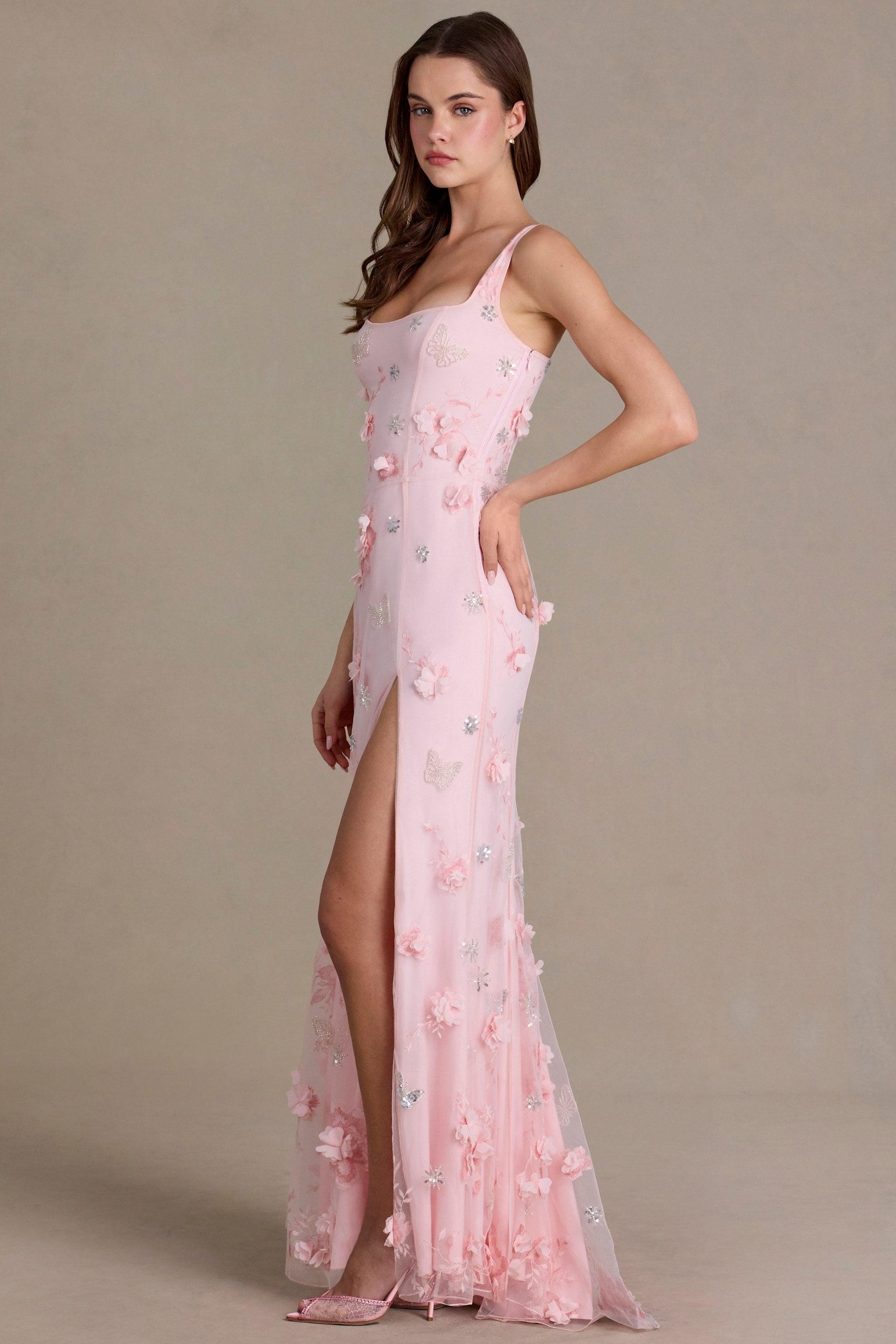 embellished corset dress Maryam - Strapless Crystal Gown The sweetheart neckline and delicate spaghetti straps provide a modern yet classic look Sherri Hill 57288 - Long