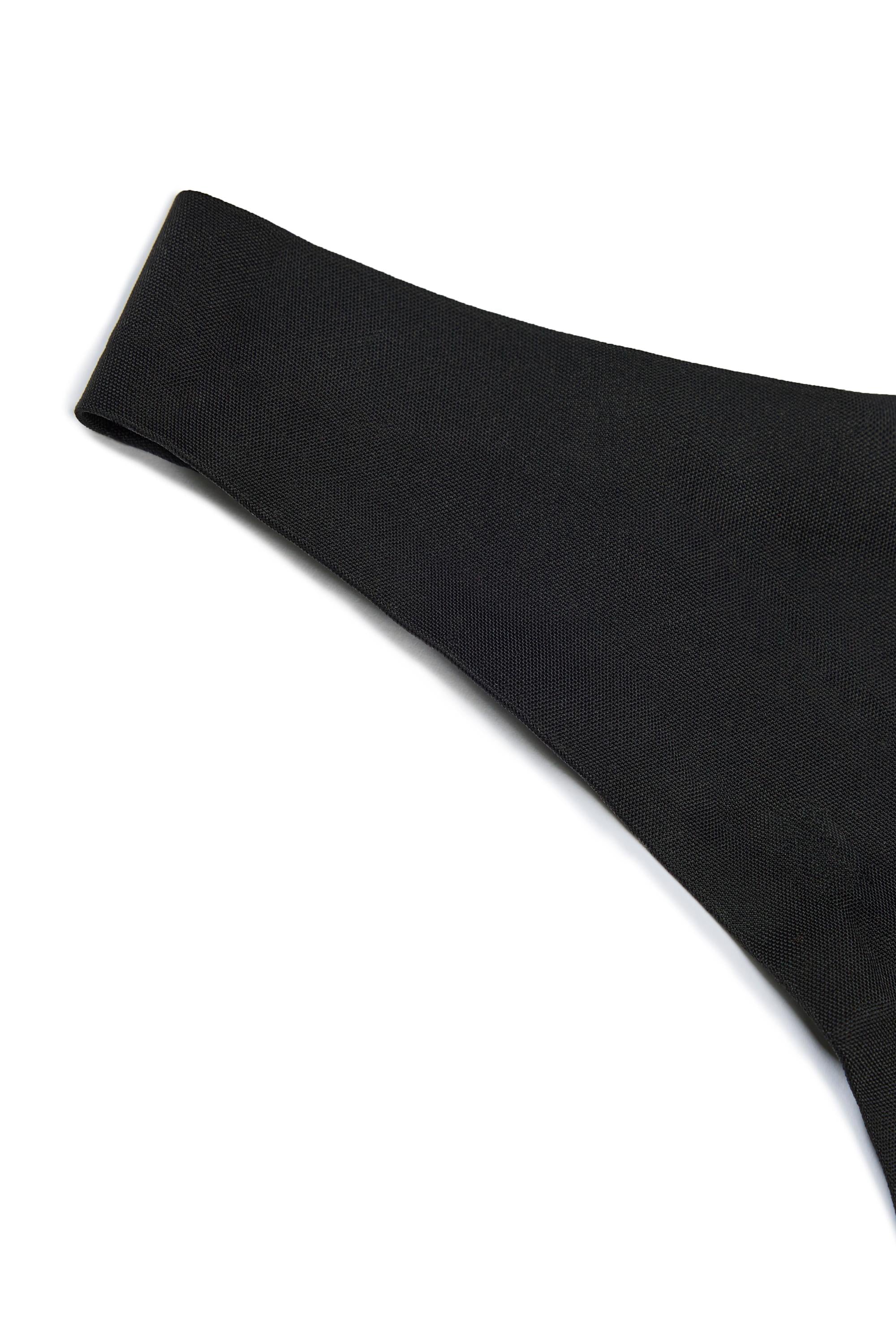 Seamless Knit Thong in Black