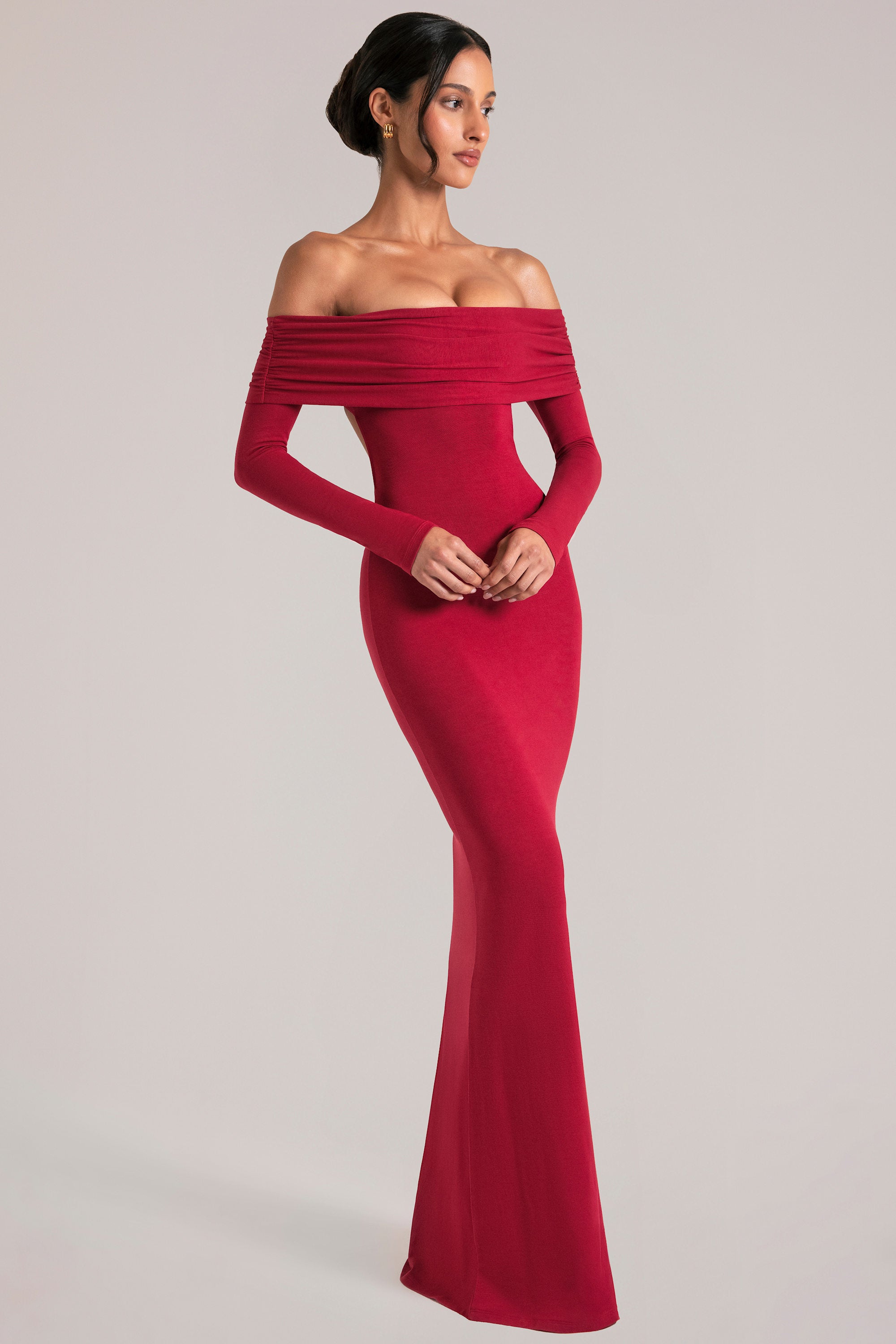 Depny Off-Shoulder Long -Sleeve Maxi Dress in Cherry Red