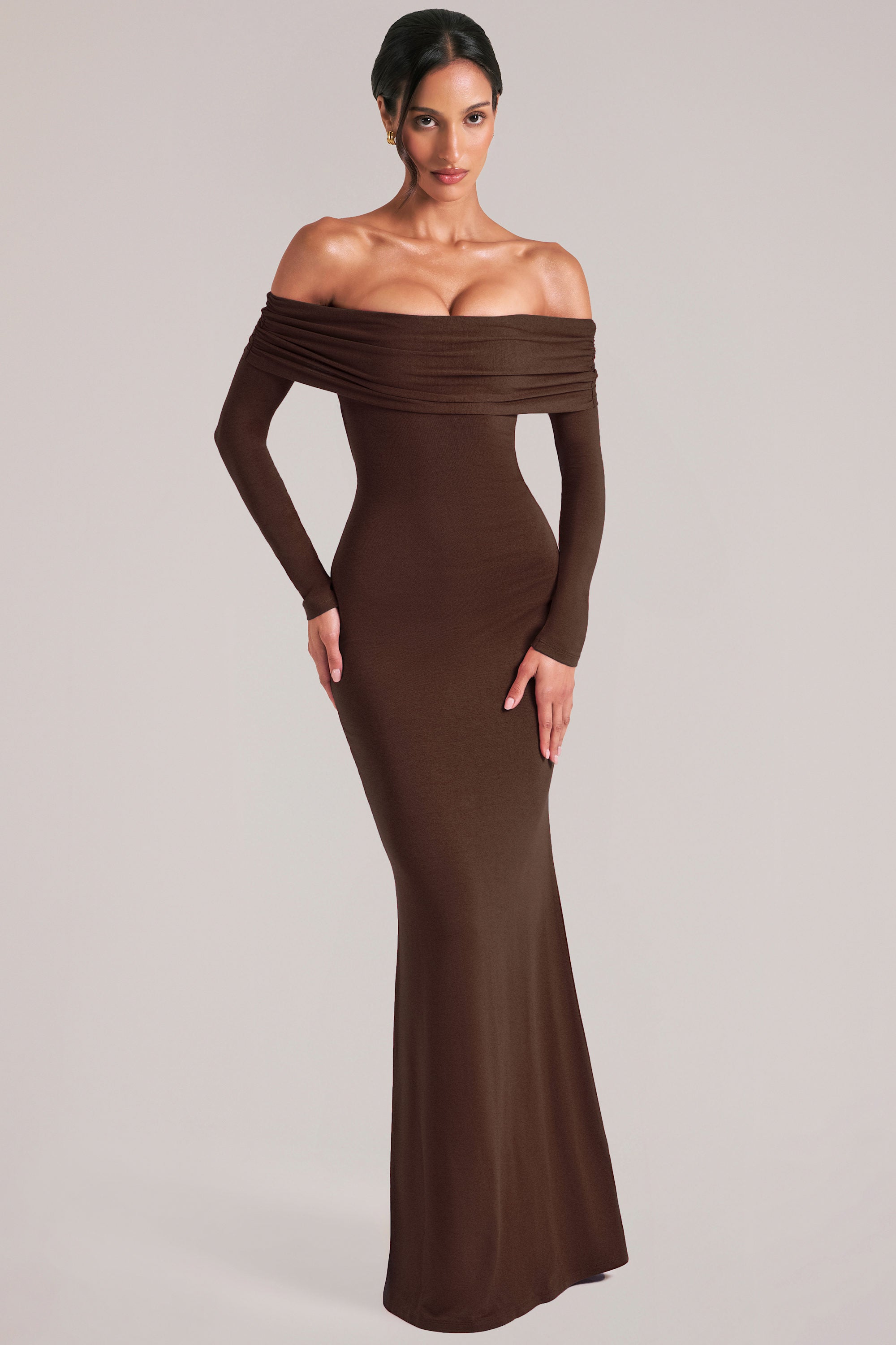Depny Off-Shoulder Long -Sleeve Maxi Dress in Chocolate Brown