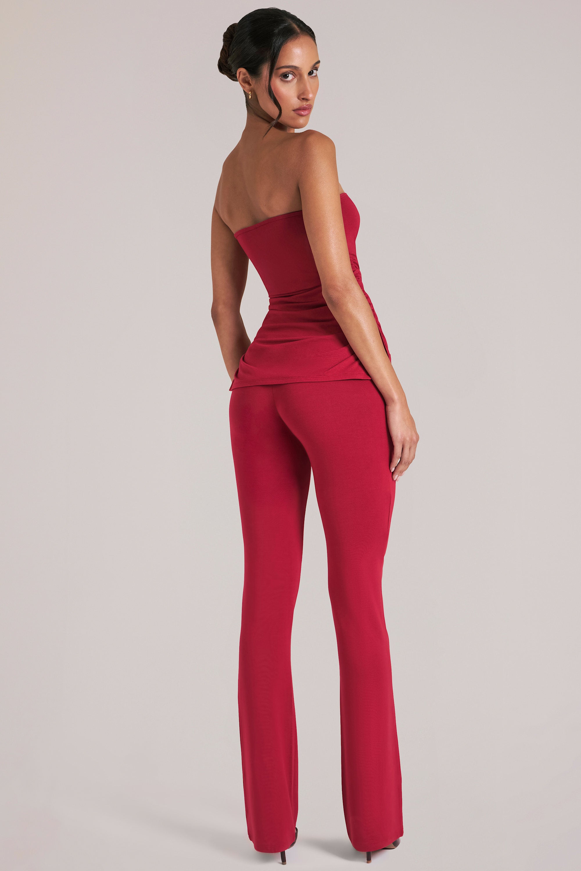 Lumi Mid-Rise Fitted Trousers in Cherry Red