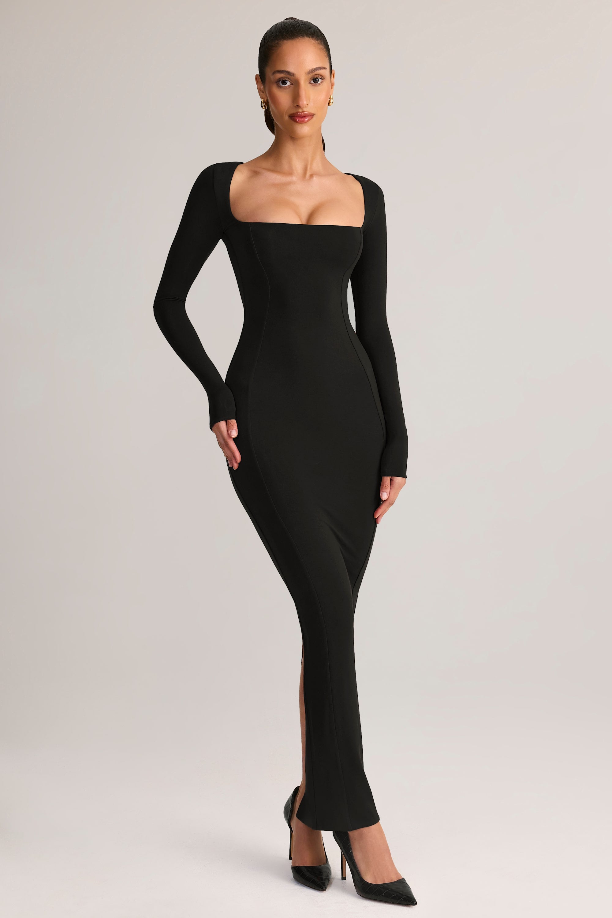 Rib-Knit Boat-Neck Long-Sleeve Maxi Dress in Chocolate Brown - M