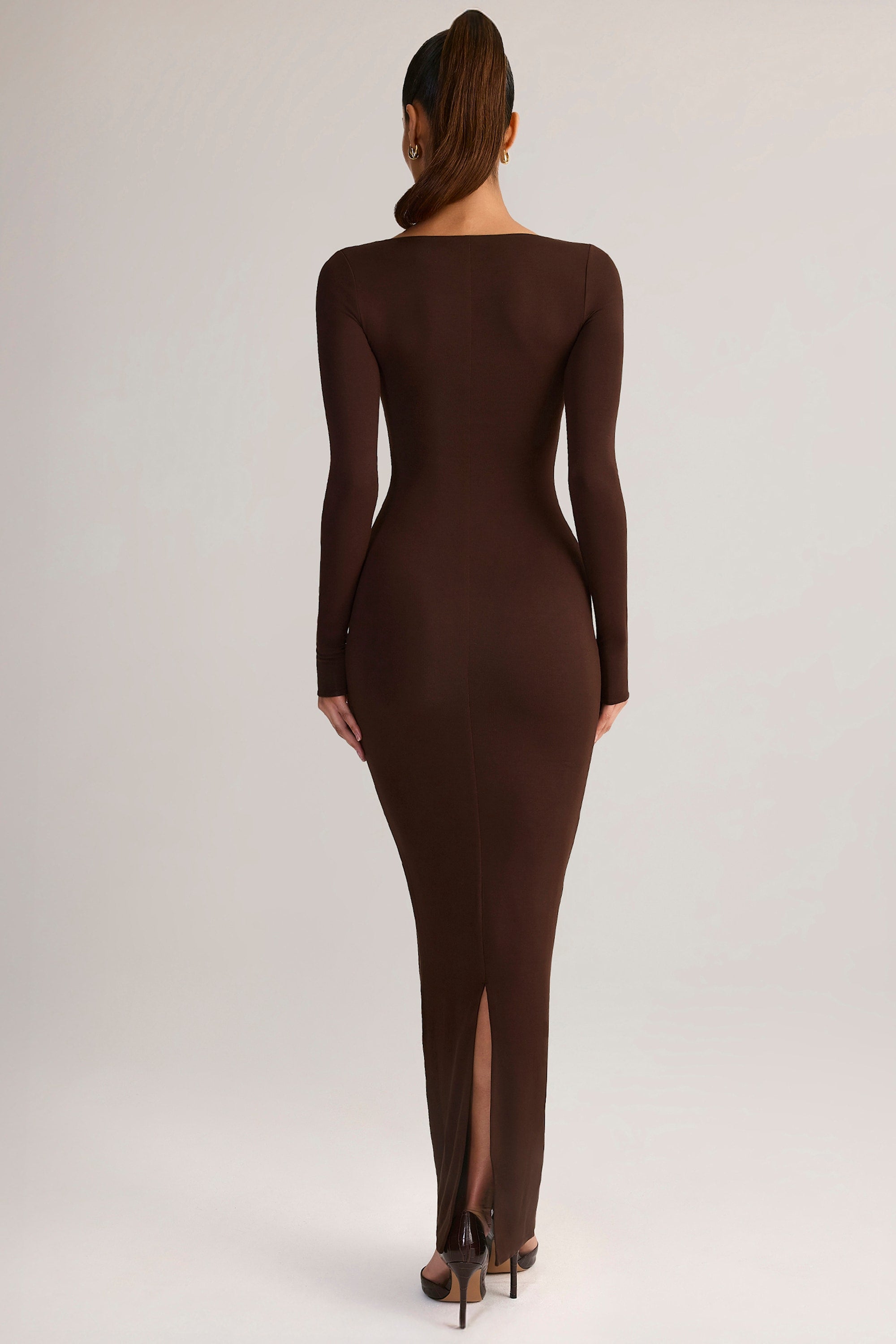 brown maxi bodycon dress Regine Modal Ruched Backless in Chocolate Fit Model is 58 and wears UK size 8 / US size 4 Product Information Designed exclusively by Club L London Double layered / good stretch Premium jersey in Brown (95% Polyester Modal Square-Neck Bodycon Maxi Dress
