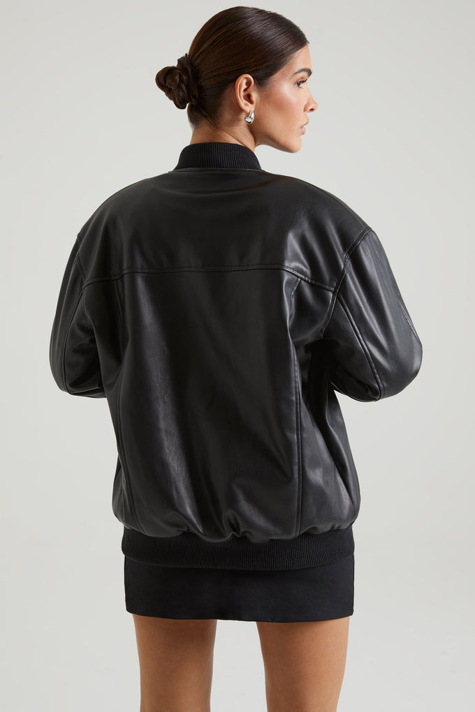 Jaqueta de couro sintético em preto