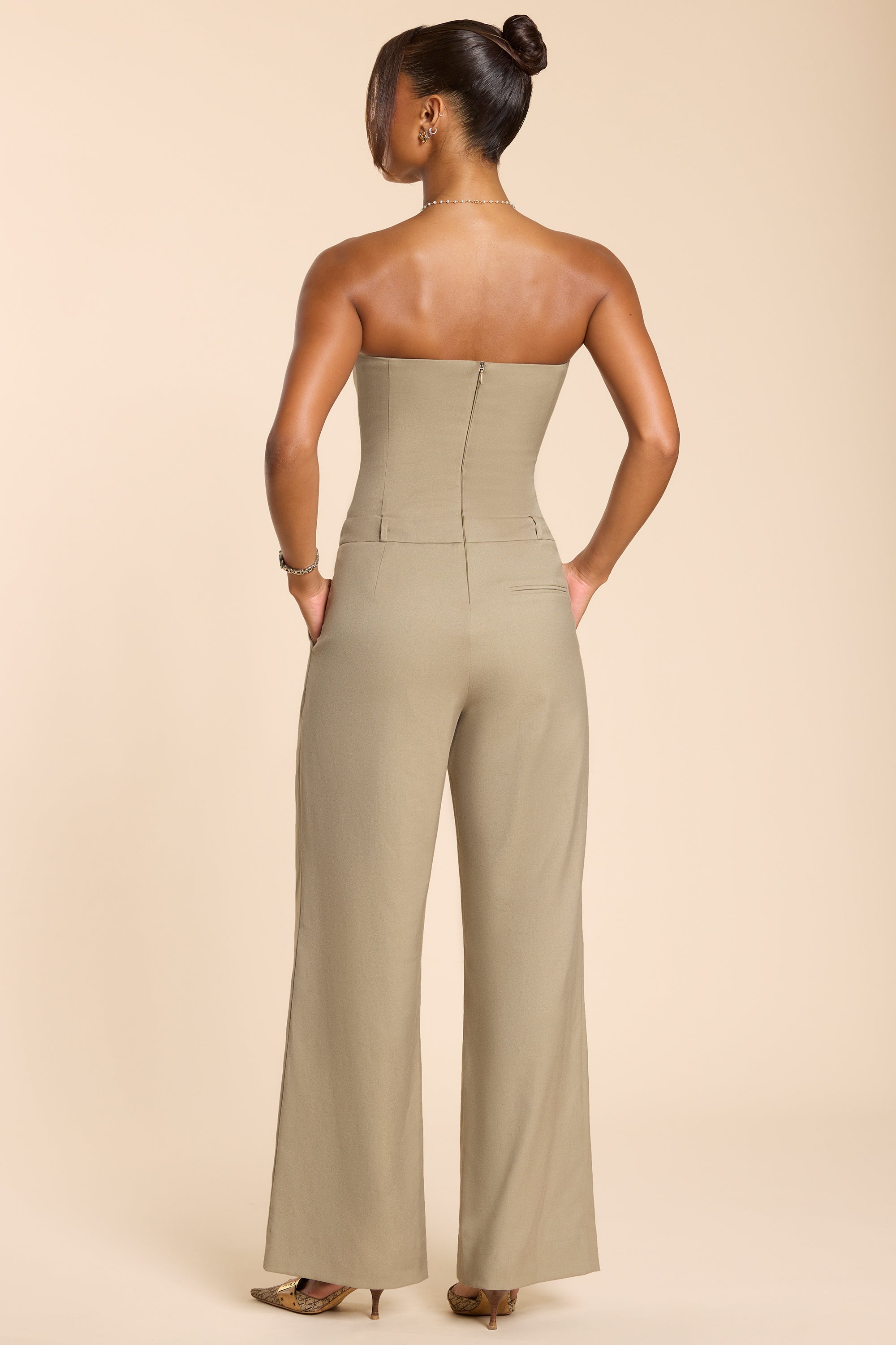 Macacão Petite Brushed Twill Bandeau Corset em Taupe