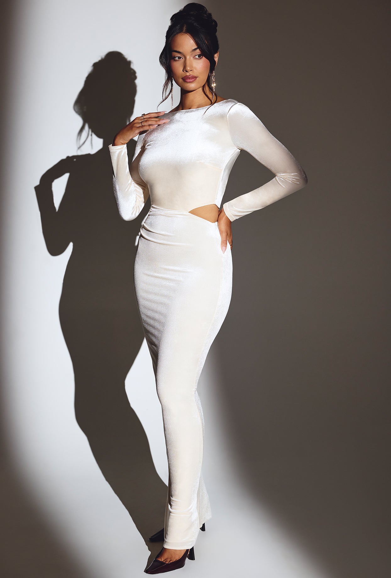 long sleeve ivory dress KissProm Cape Lace Mermaid Wedding with Appliques, White-Nude / 20 this dress ensures you look and feel your best for any elegant occasion. Floral V-Neck Long-Sleeve Dress Cinnamon