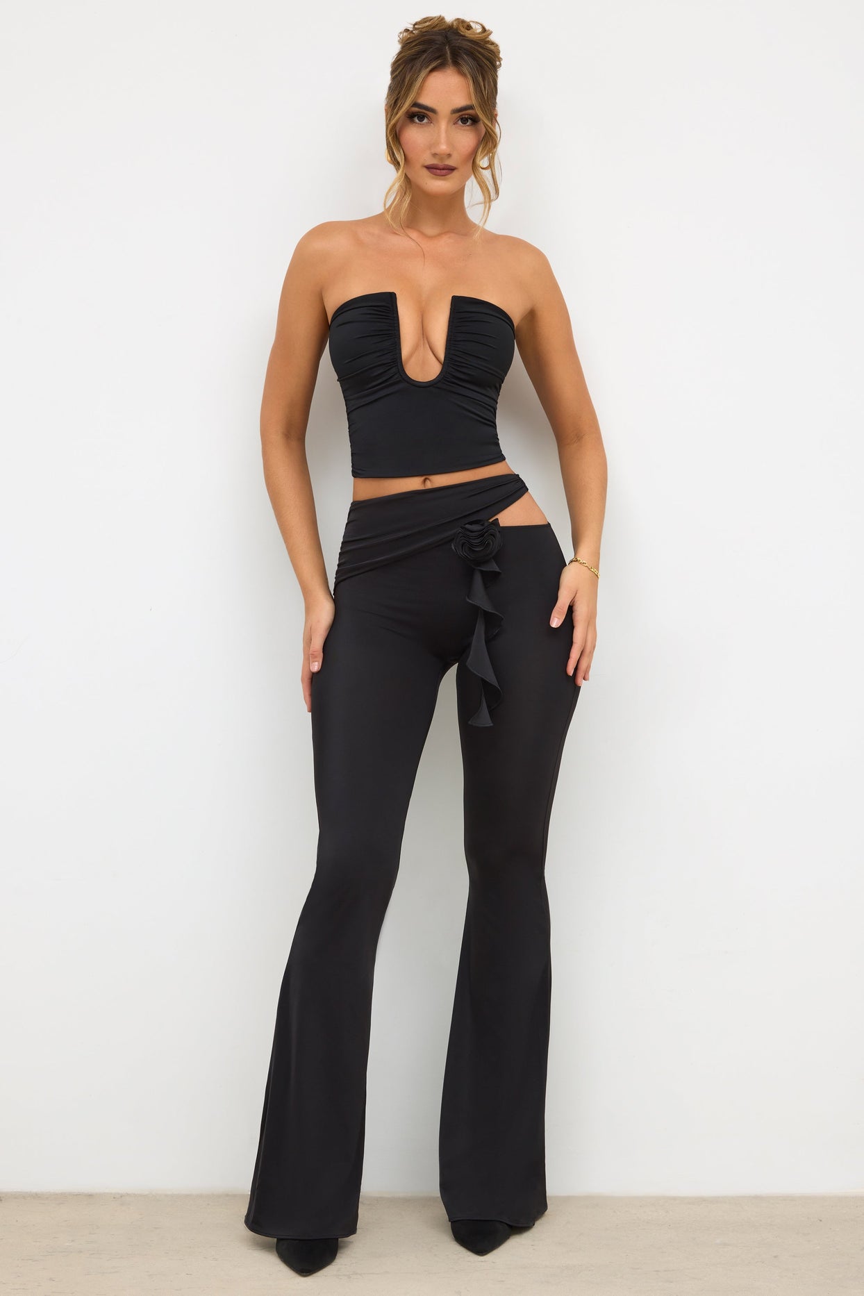 Calça Petite Premium Jersey Rose Detail Mid-Rise Flare em Preto