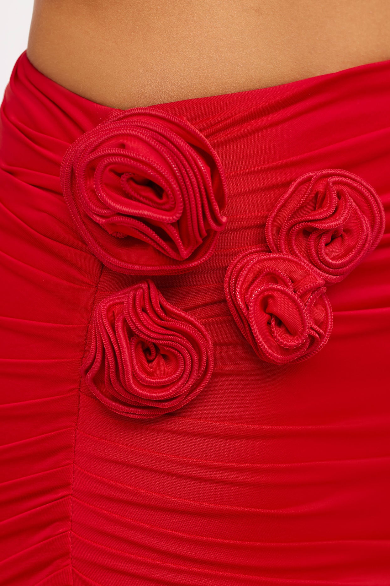 Saia maxi de cintura média com detalhe rosa em jersey justo em vermelho escarlate