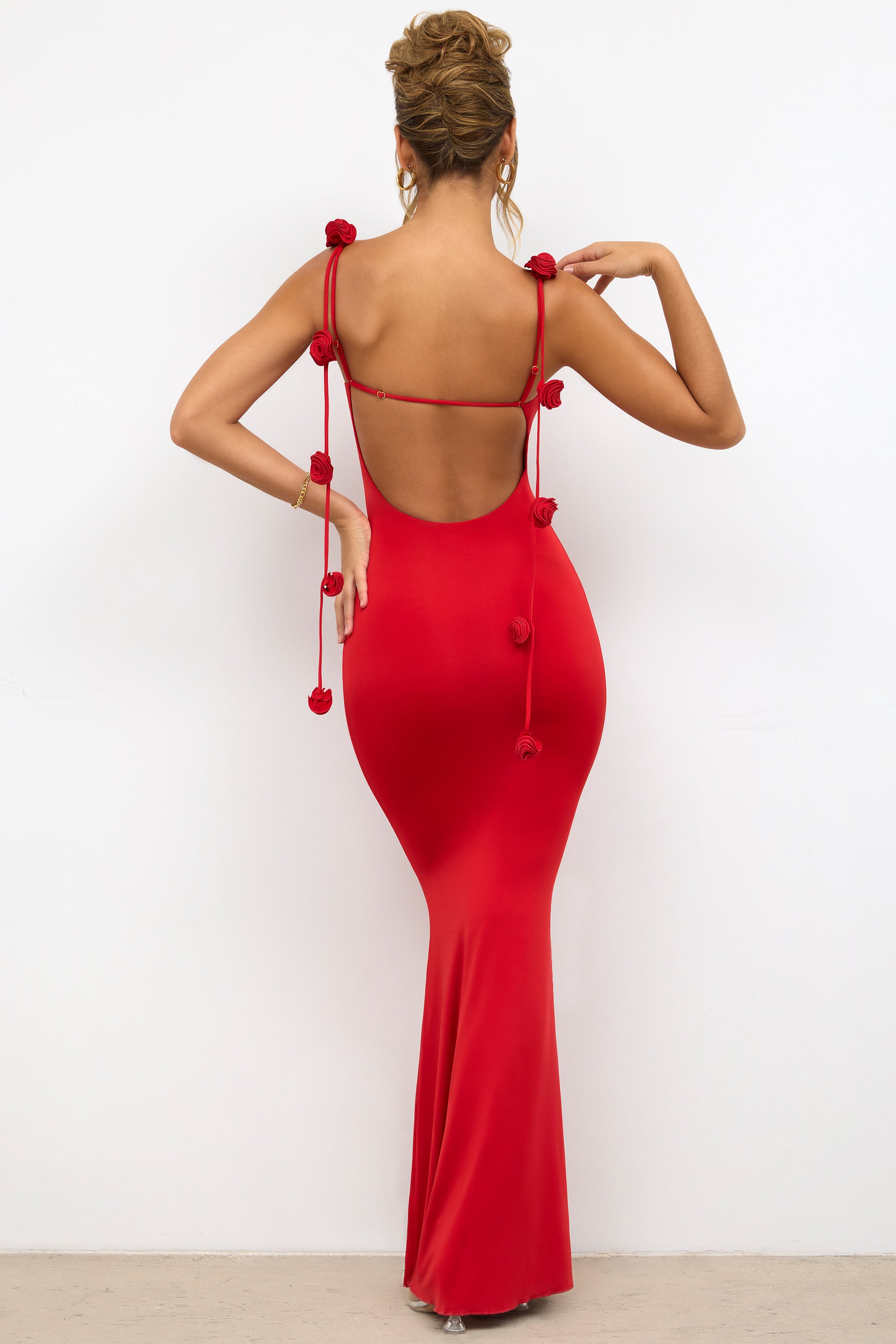 red backless dress Garze Maxi In  Night Novas You will fall in love with the red chiffon long maxi dress with spaghetti straps and a side slit Aldona Slinky Jersey Backless Rose