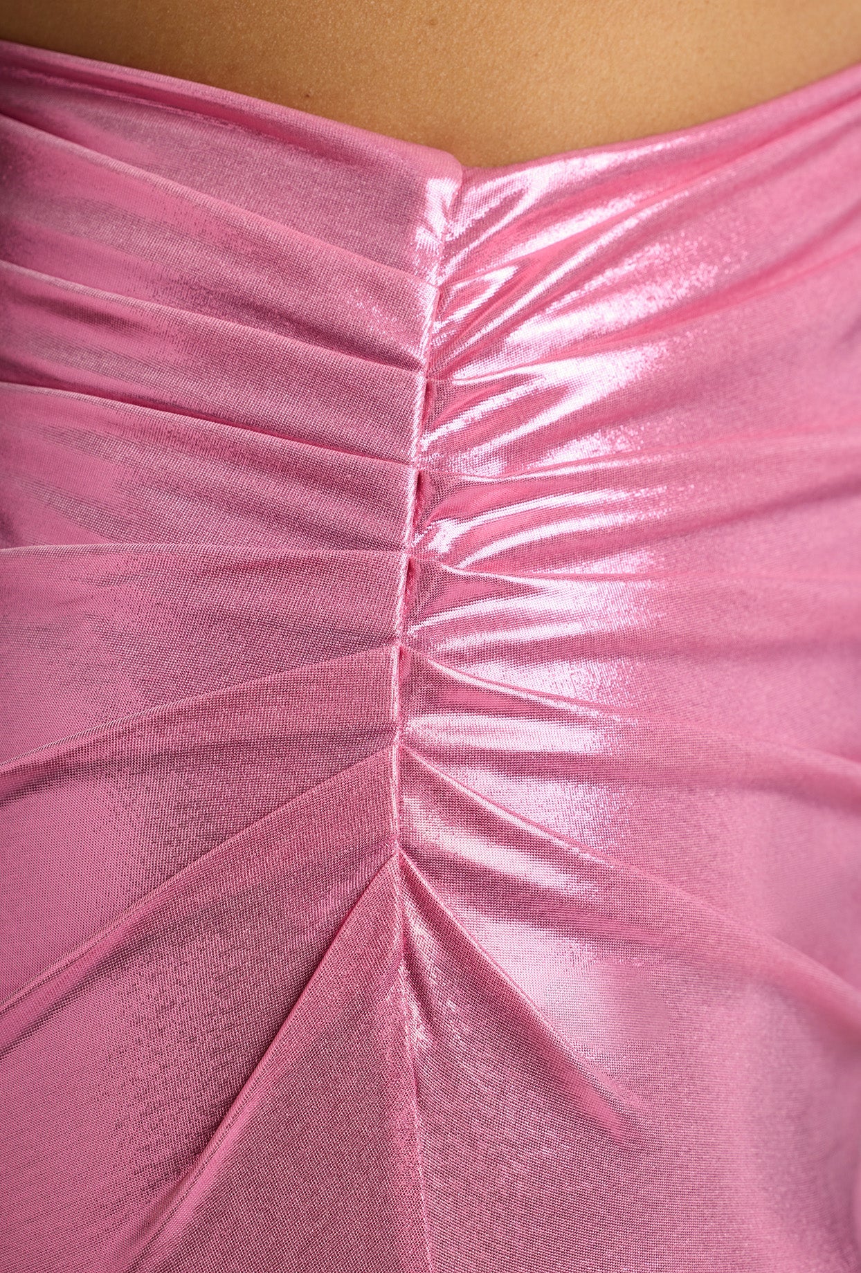 Vestido maxi drapeado em jersey metálico em rosa rosa