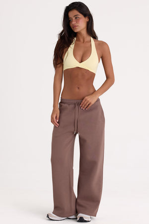 Bo+Tee model Lydia Butler wearing the CosyCoffeeRunWithLydsButler Joggers in Cocoa Brushback sweat fabric perfect for coffee dates