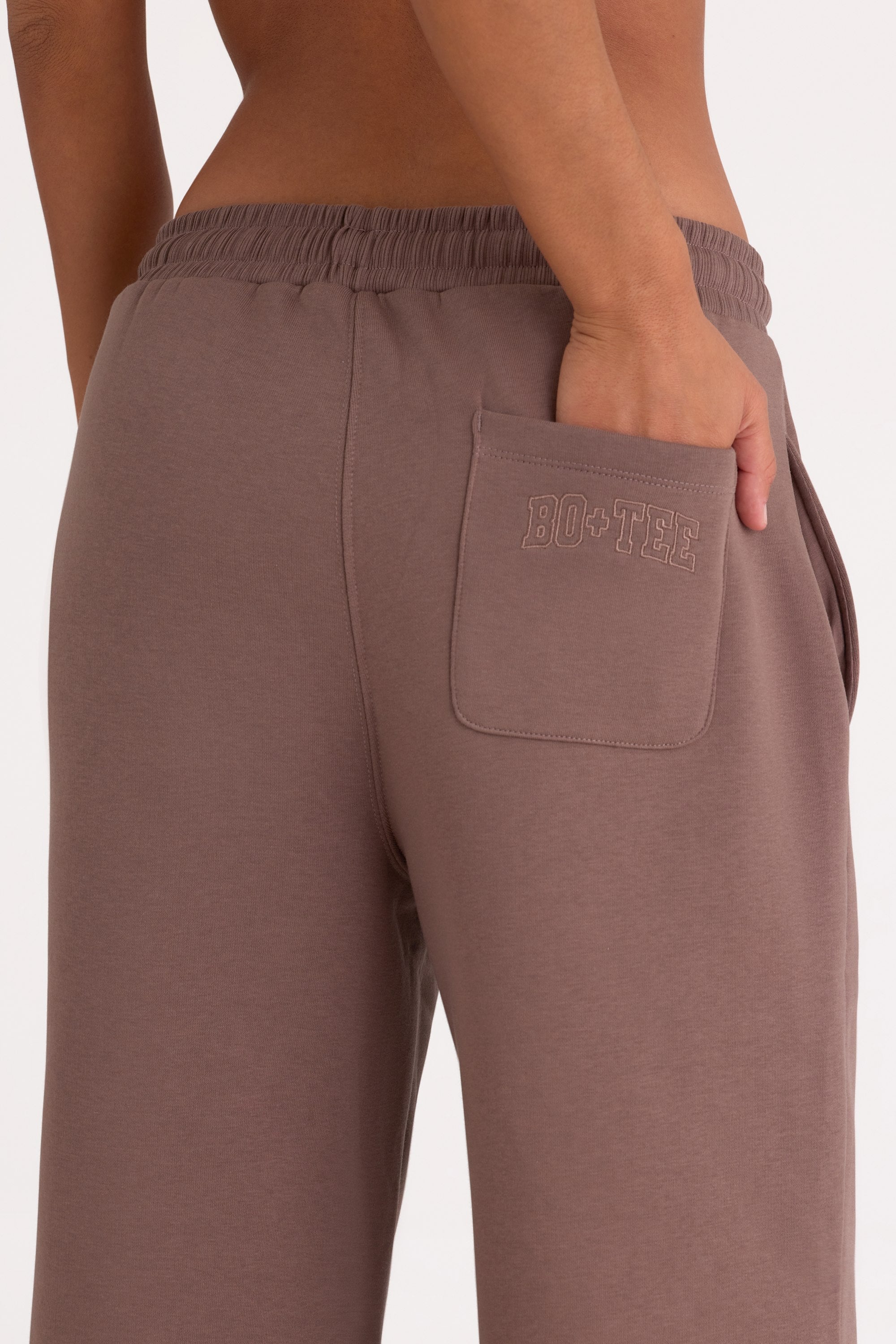 Brushed Jersey Wide-Leg Joggers in Cocoa