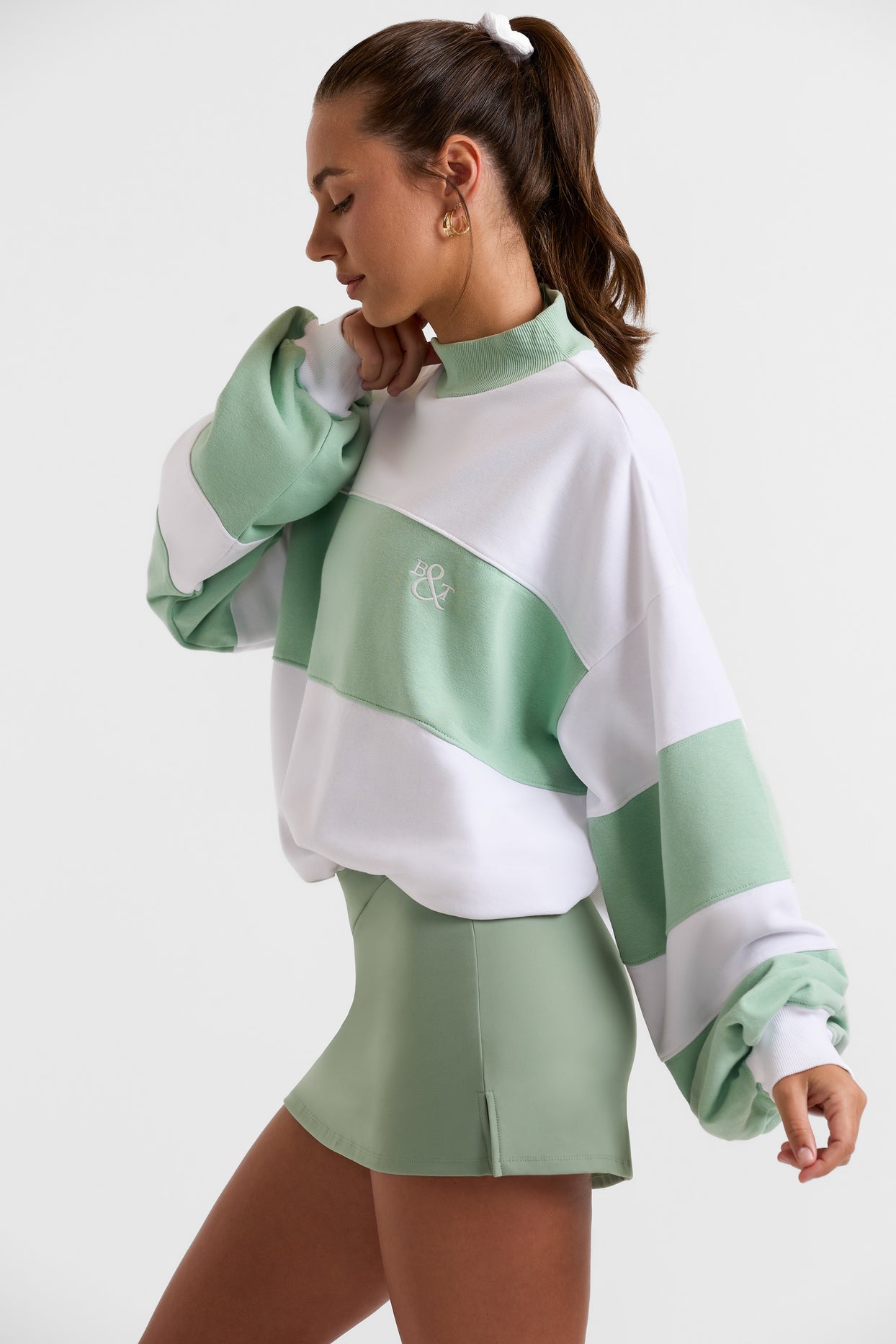 Moletom oversized com gola alta em verde menta