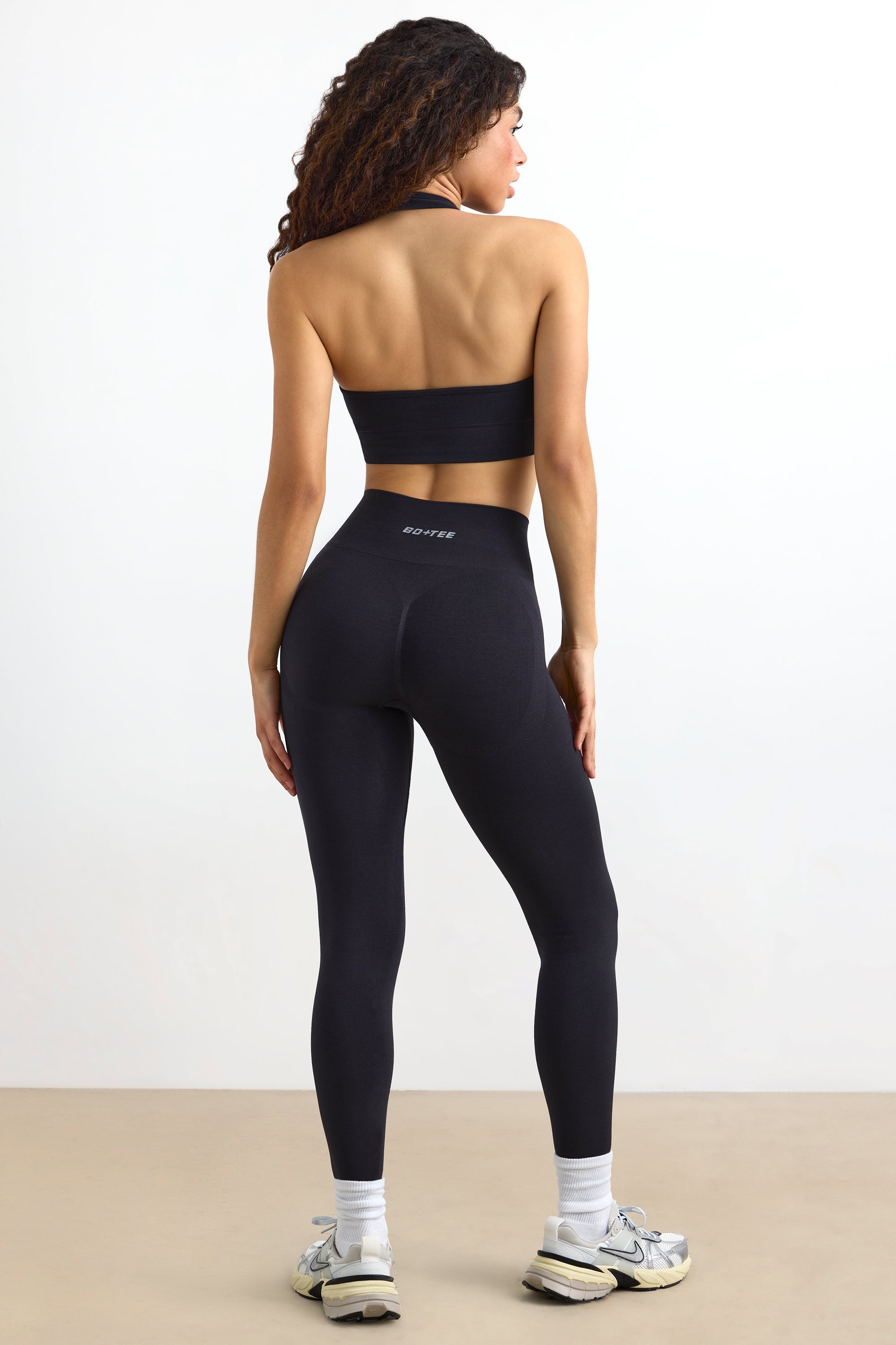 Leggings de cintura alta Define Luxe en negro azabache