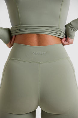 Advantage Petite Leggings with Pockets in Bamboo Green