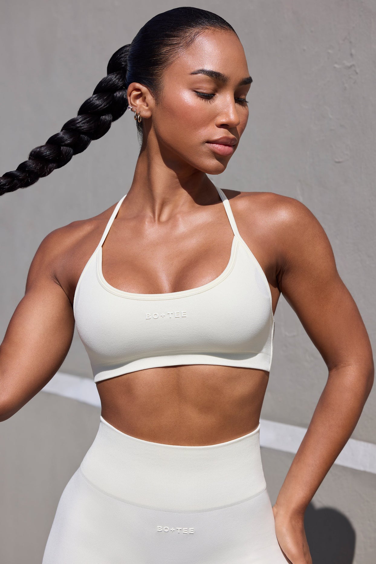 bo+tee no sweat sports bra in cream, Women's Fashion, Activewear