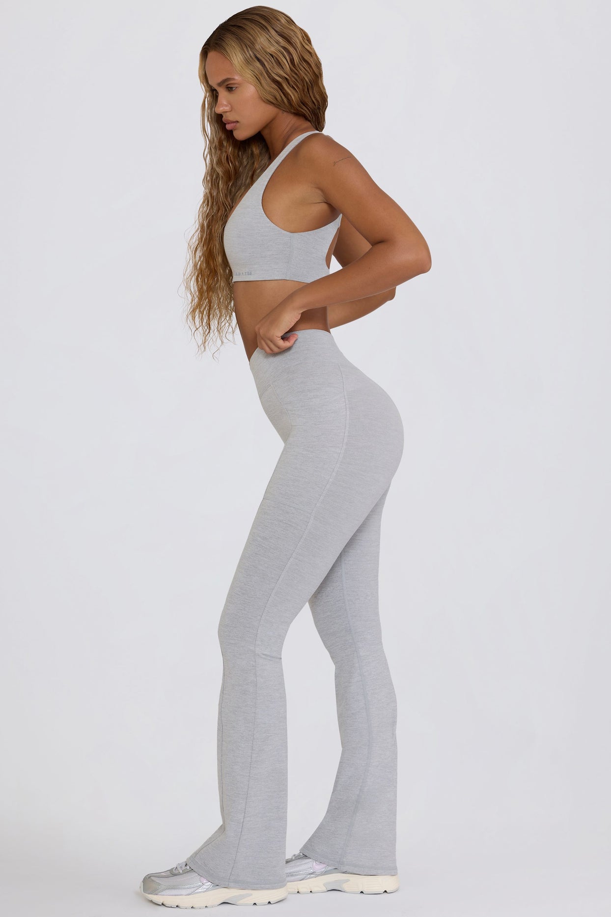Soft Active V-Waist Flared Leggings in Grey - 5