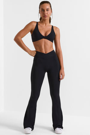 Soft Active V-Waist Pocket Flared Leggings in Black
