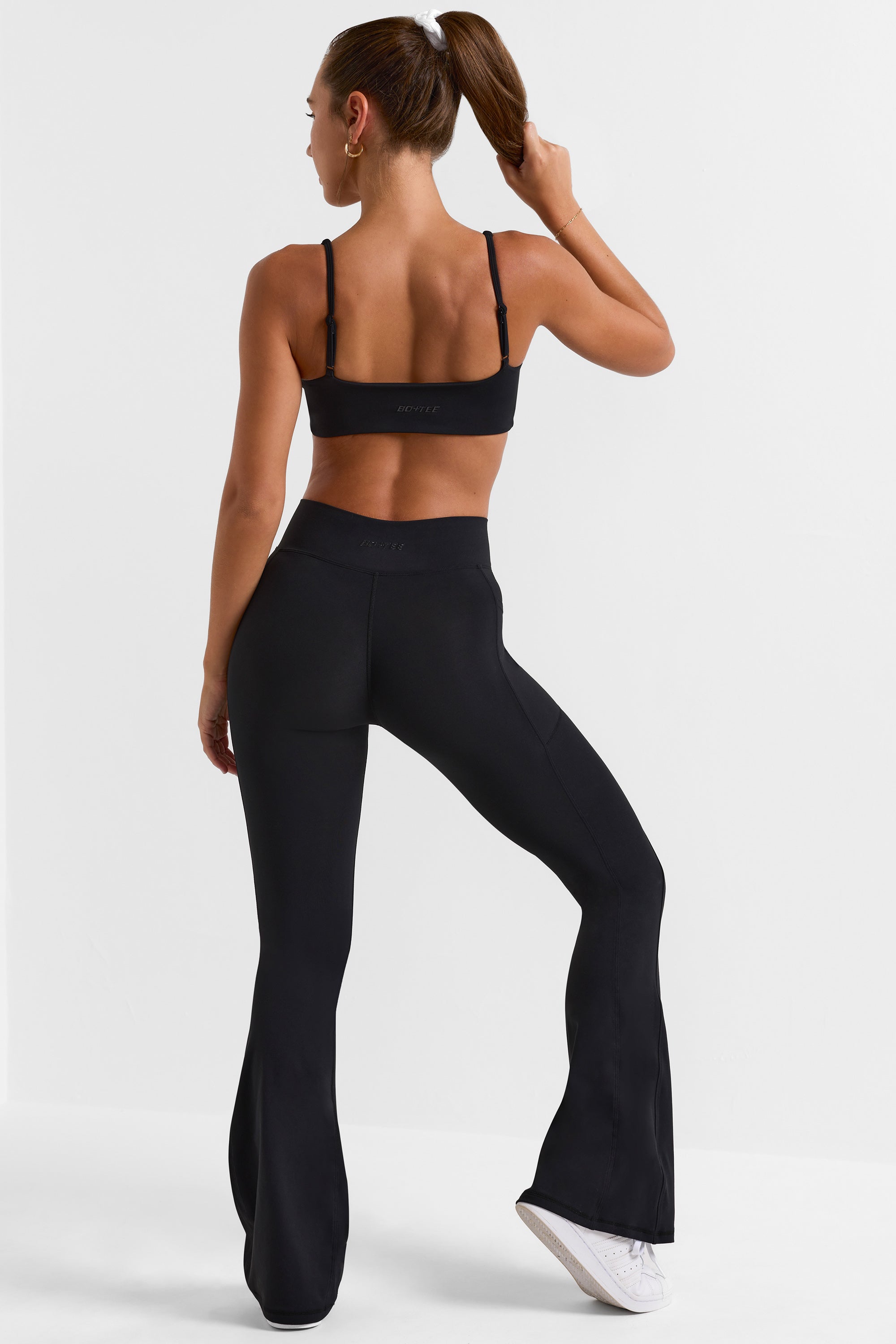 Leggings Petite Cross Cintura Flare Pocket em Preto