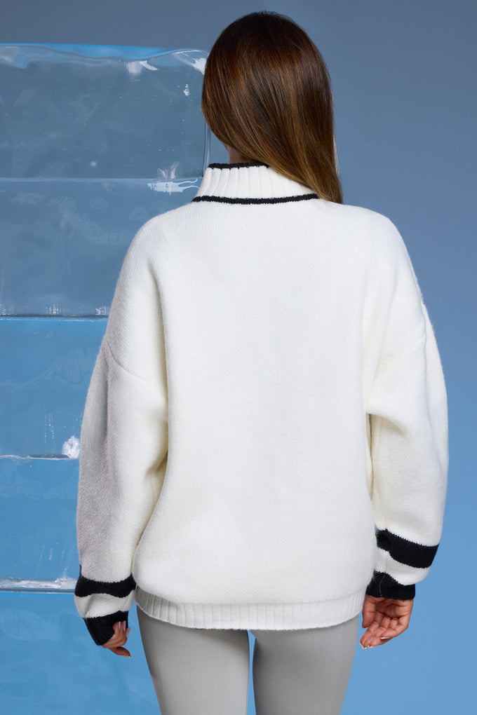 Suéter grande de malha grossa com meio zíper em branco