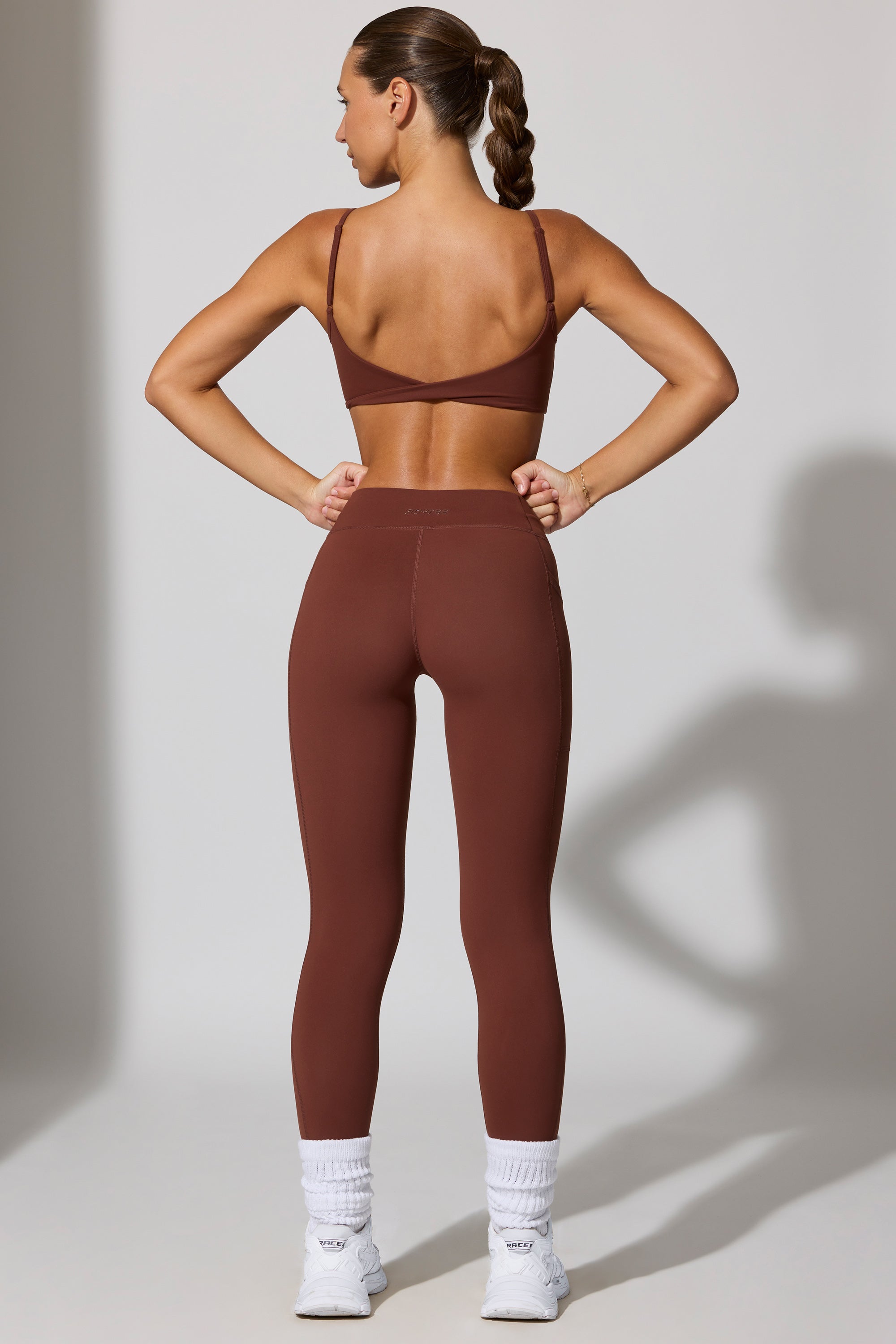 Leggings largos con bolsillos en color chocolate