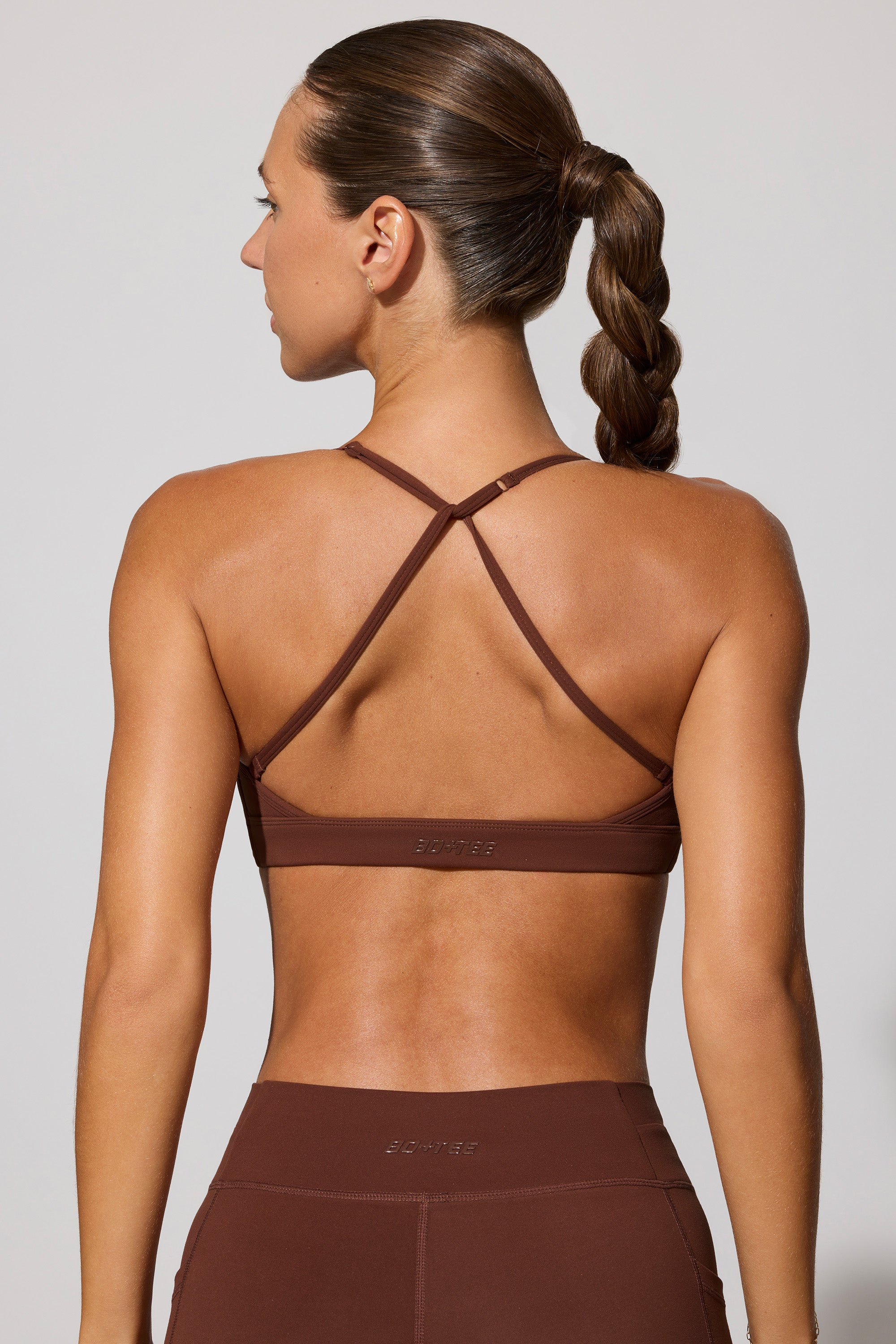 Sutiã Esportivo Multiway Twist Front em Chocolate