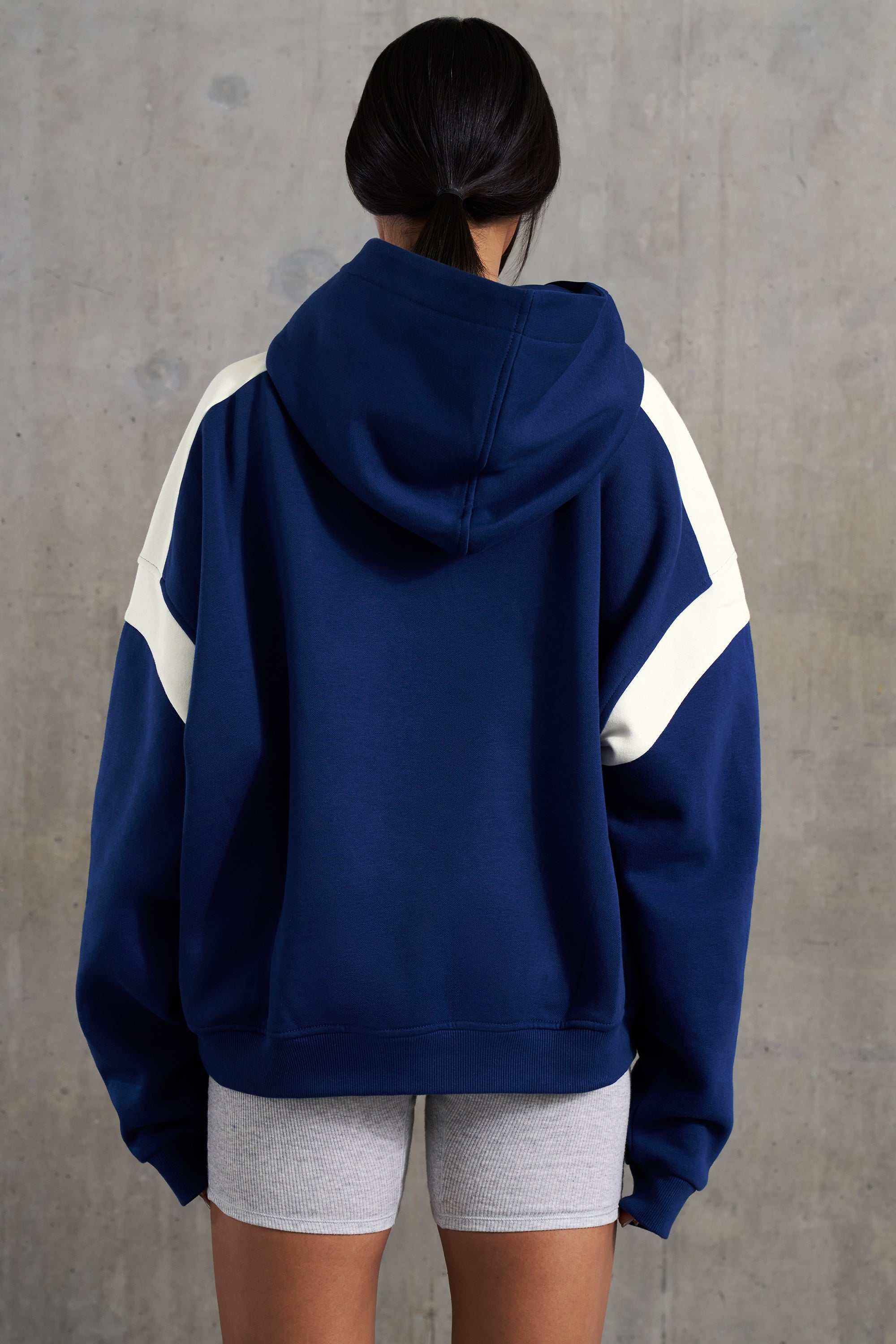 Sudadera con capucha extragrande en azul marino