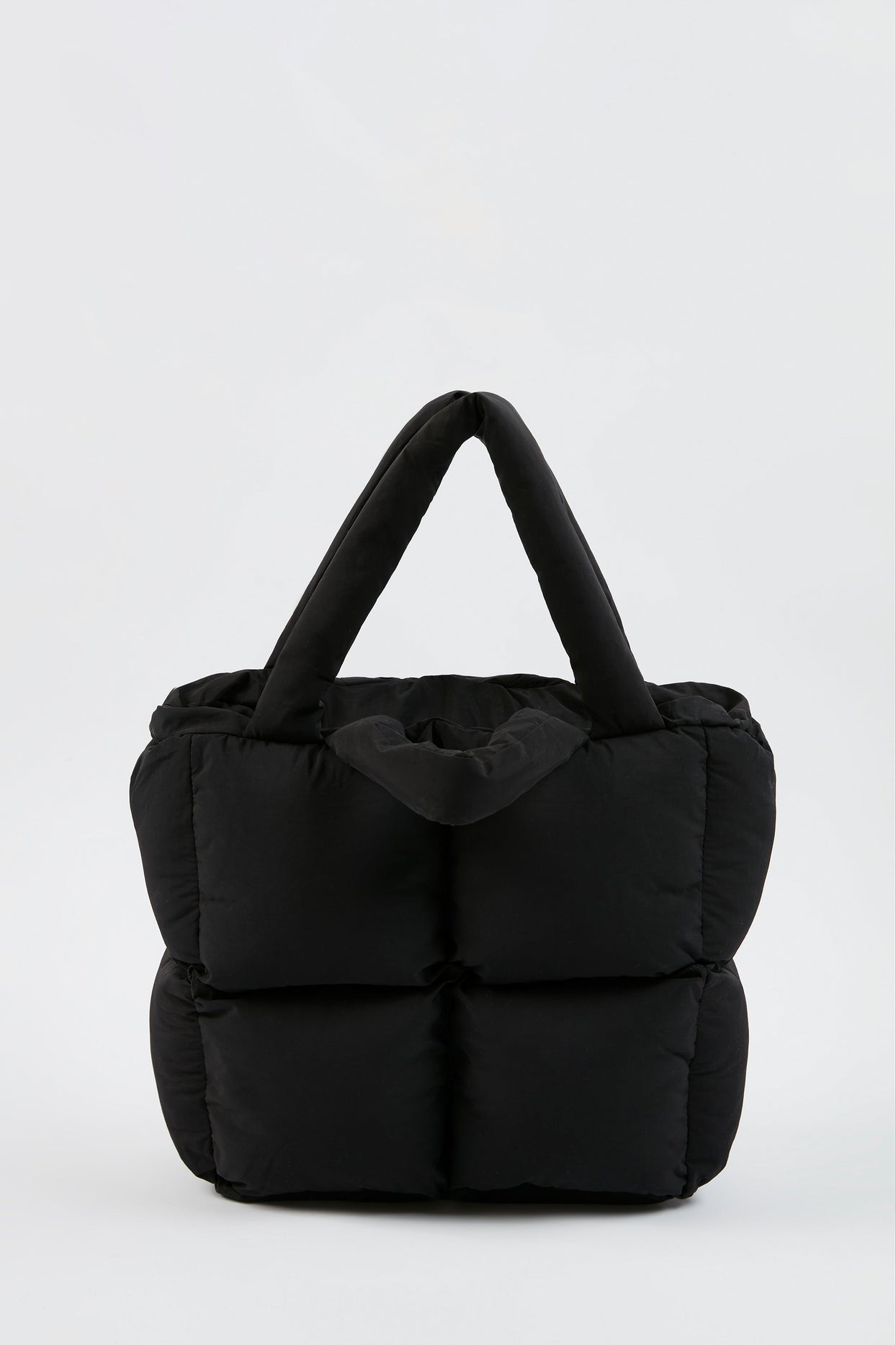 Bolsa Puffer Acolchoada em Preto