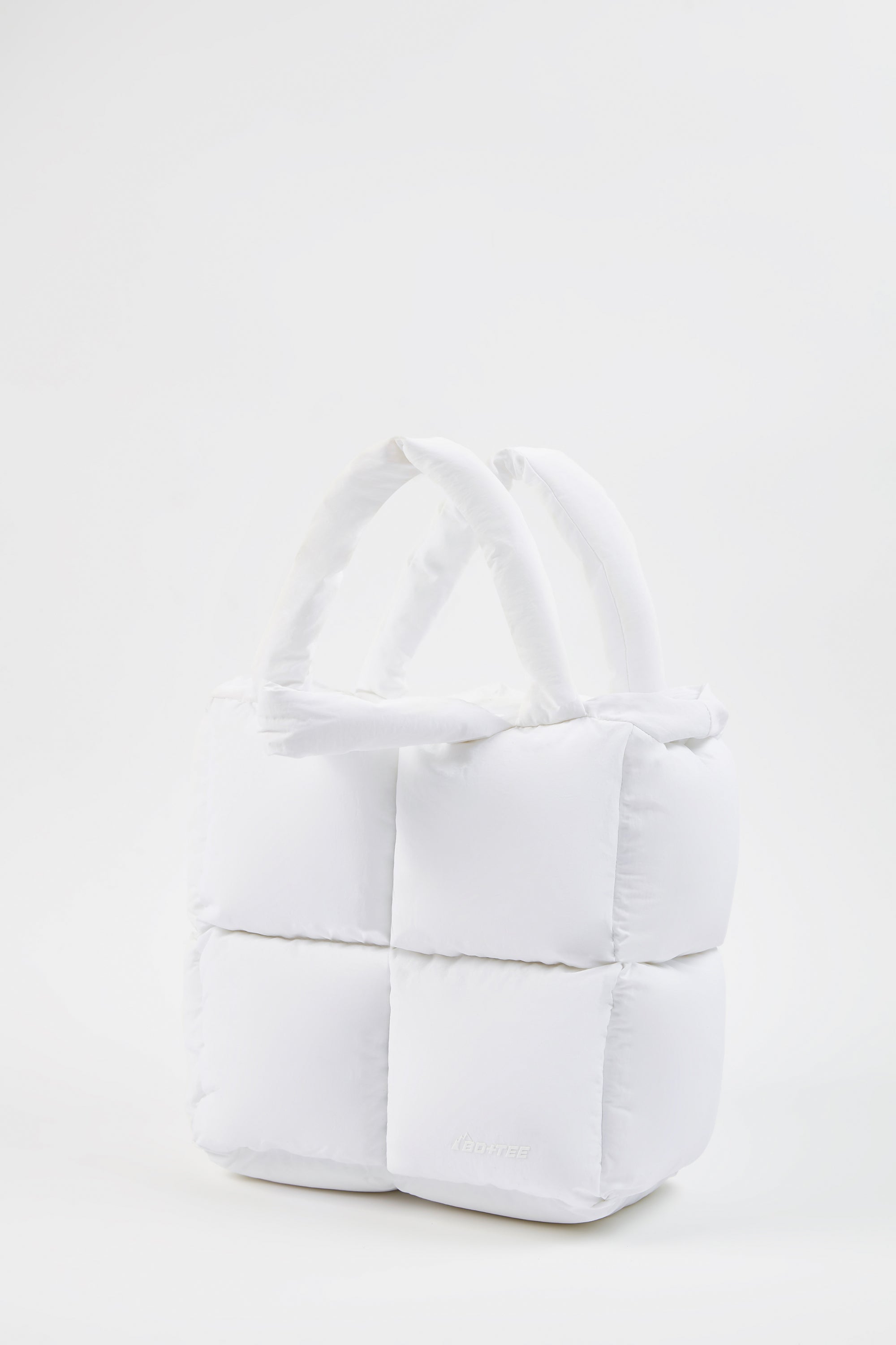 Arctic Quilted Puffer Bag in White Oh Polly