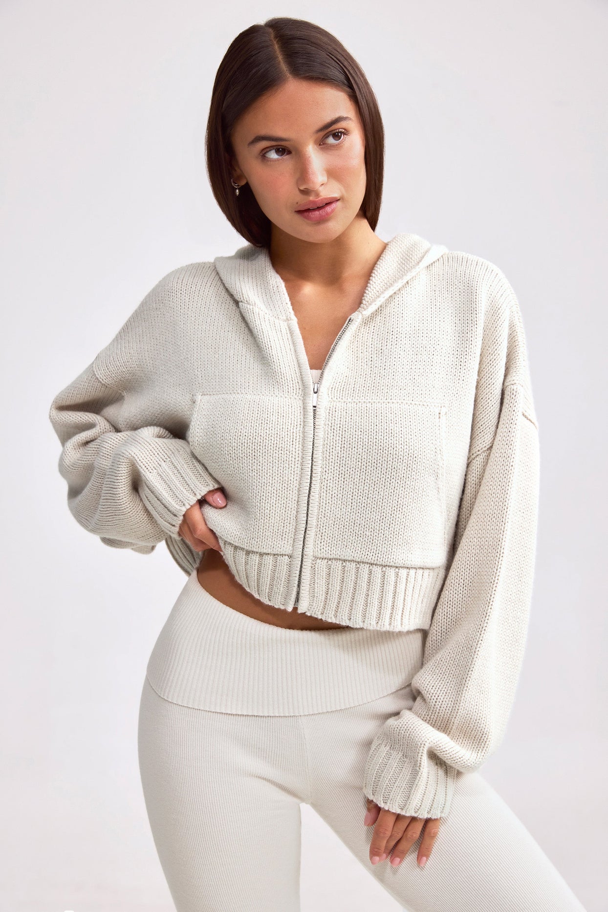 Cropped Zip-Up Chunky Knit Hoodie in Cream