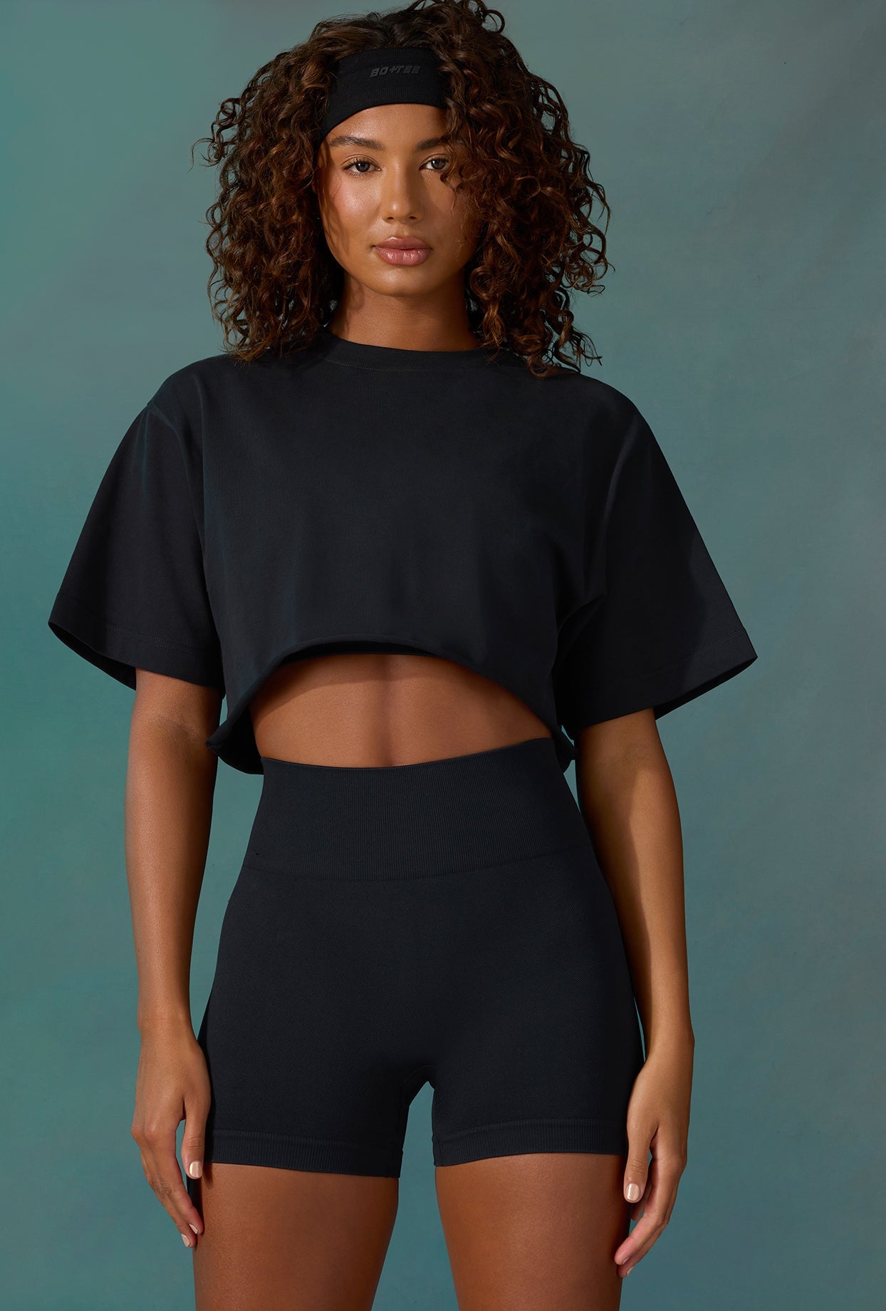 Camiseta Oversized Cropped de Algodão em Preto