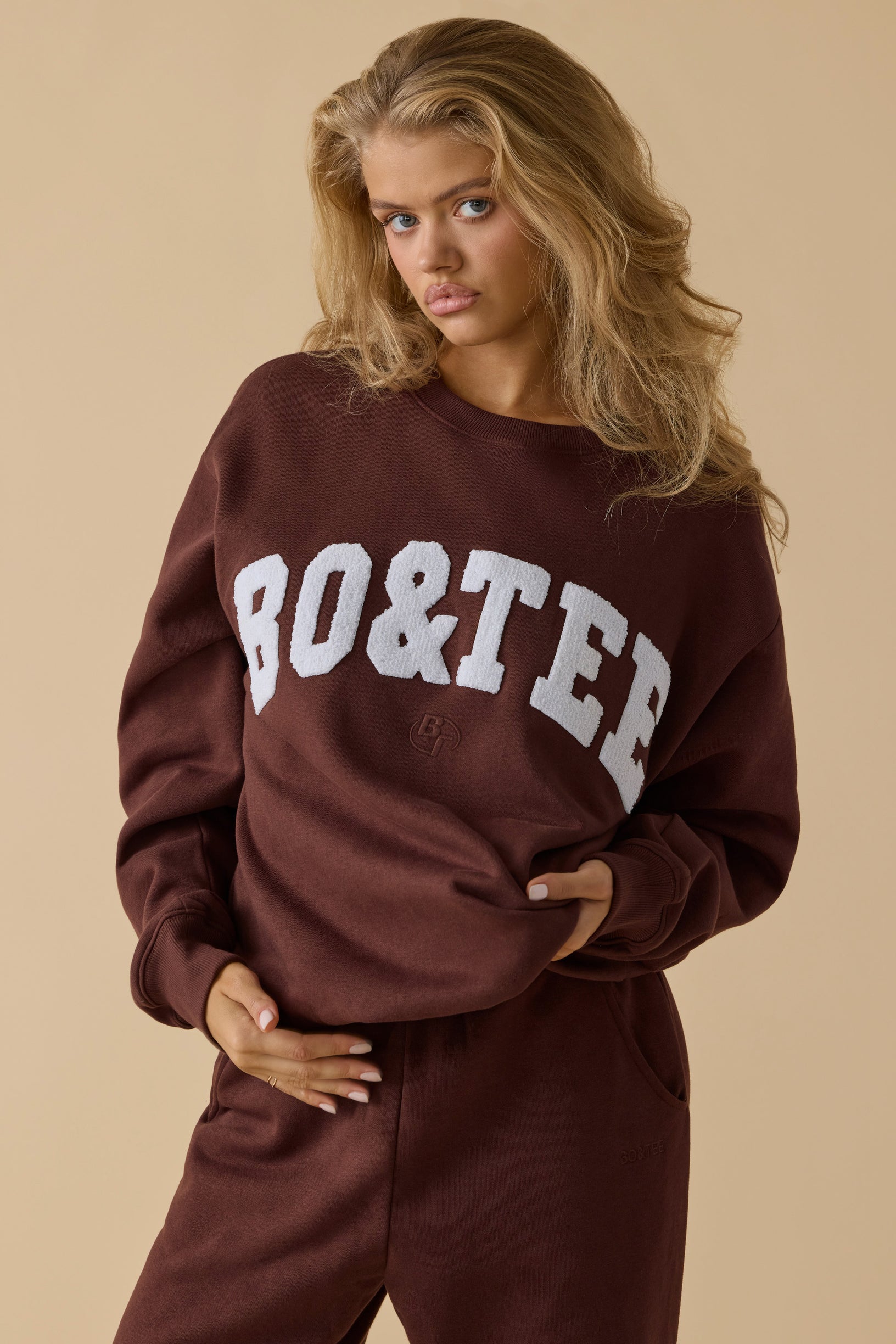 Oversized Crew Neck Sweatshirt in Mahogany - 1