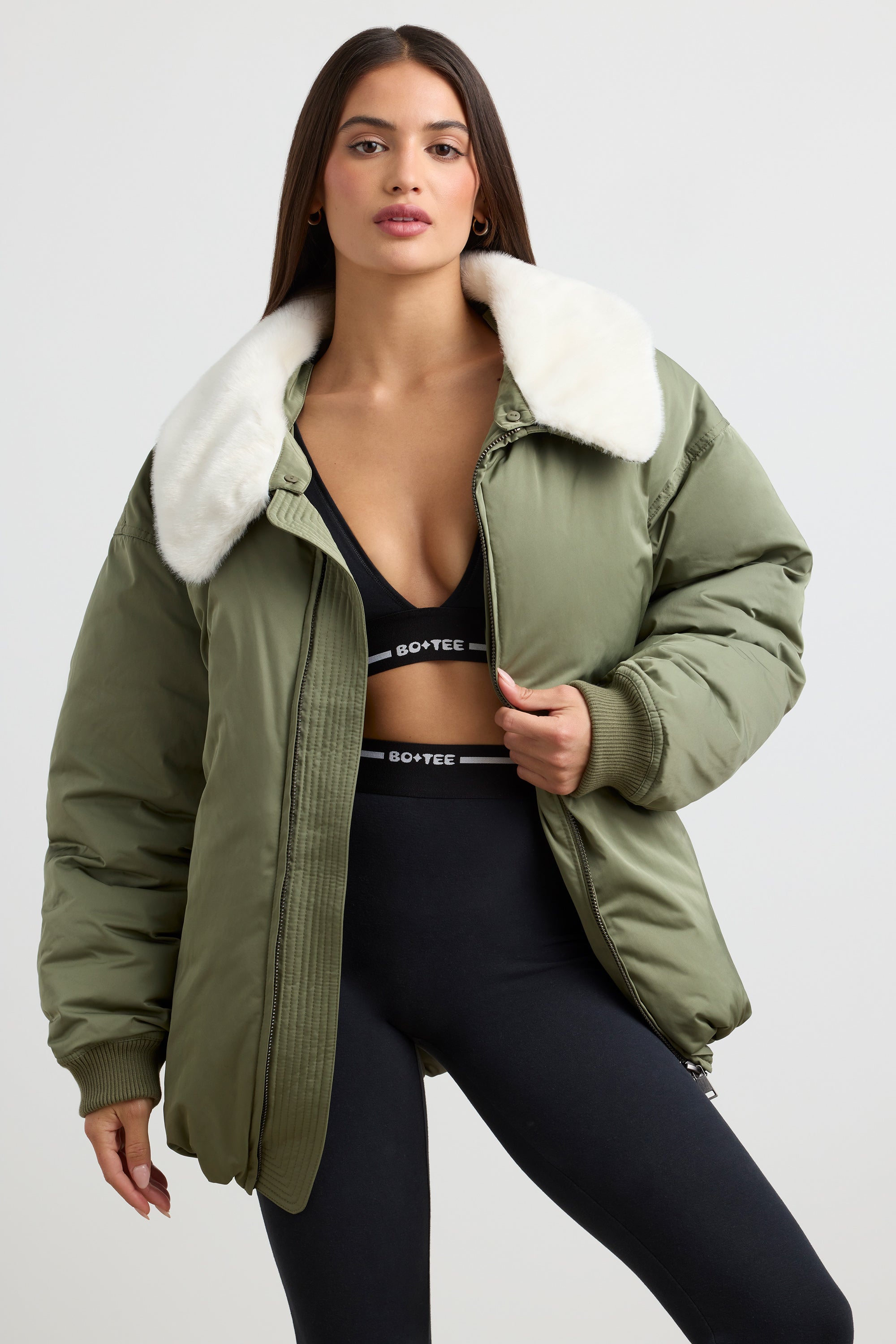 Jaqueta Bomber Oversized em Verde Oliva