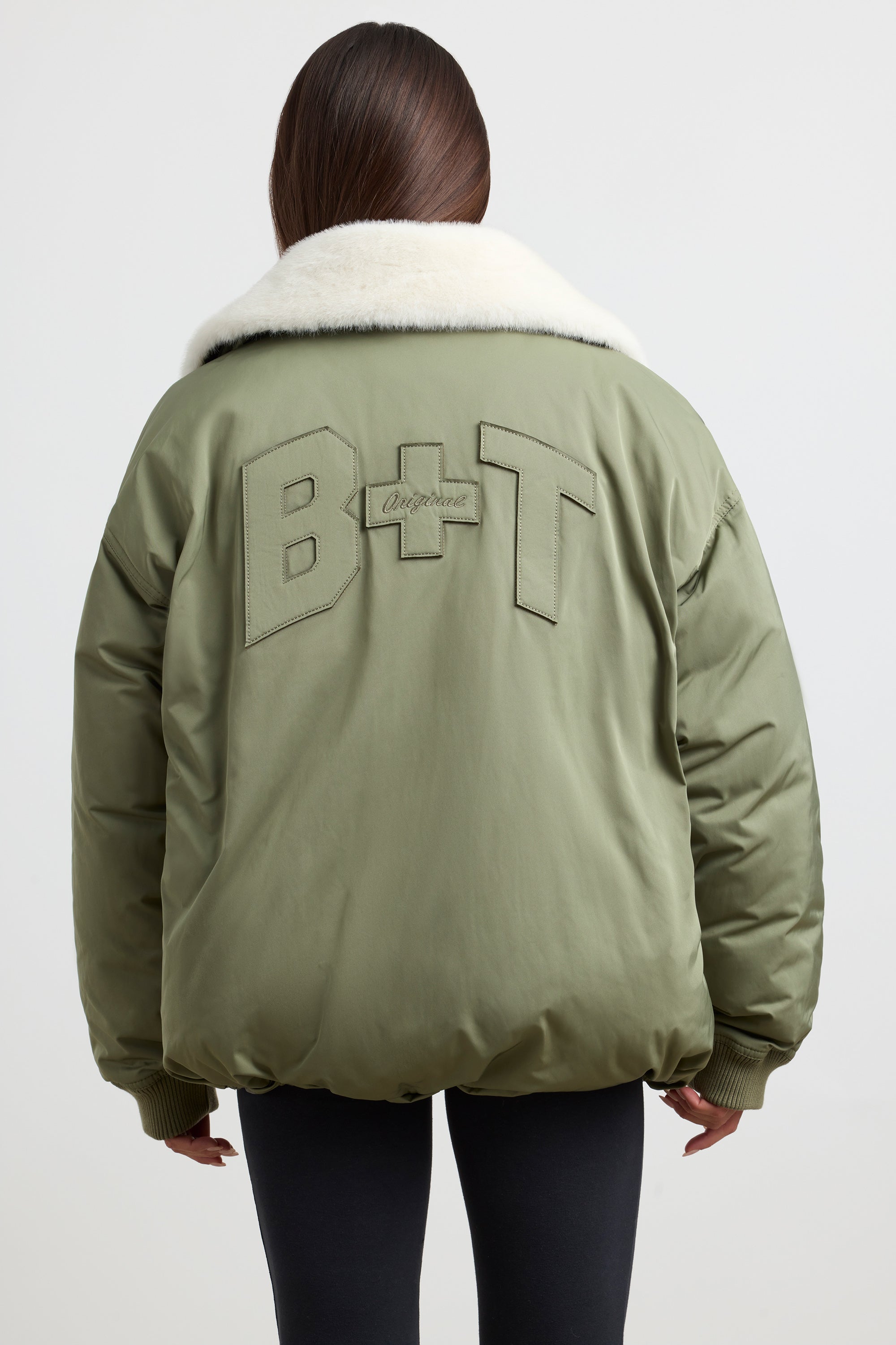 Jaqueta Bomber Oversized em Verde Oliva