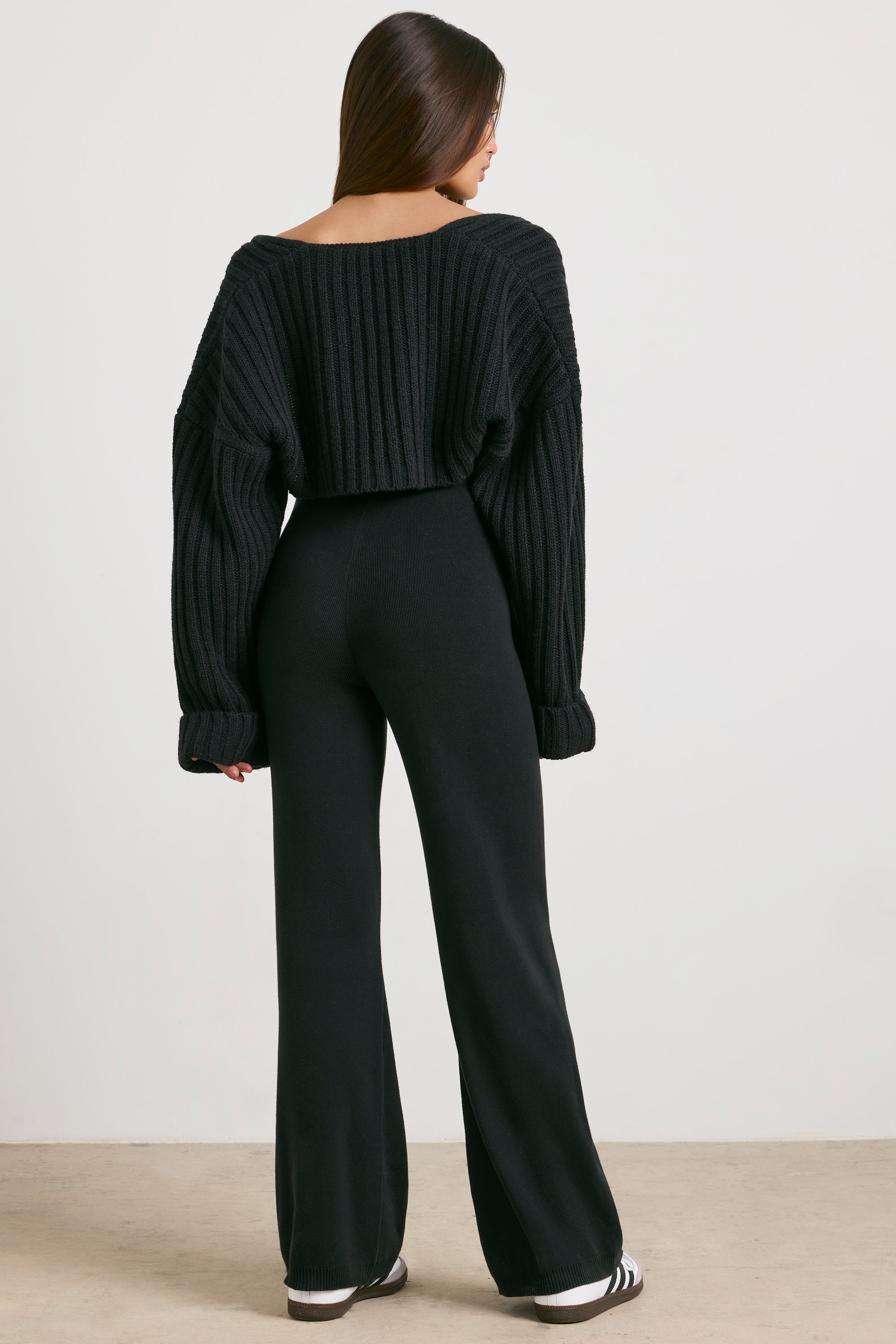 Chunky Knit Shrug in Black