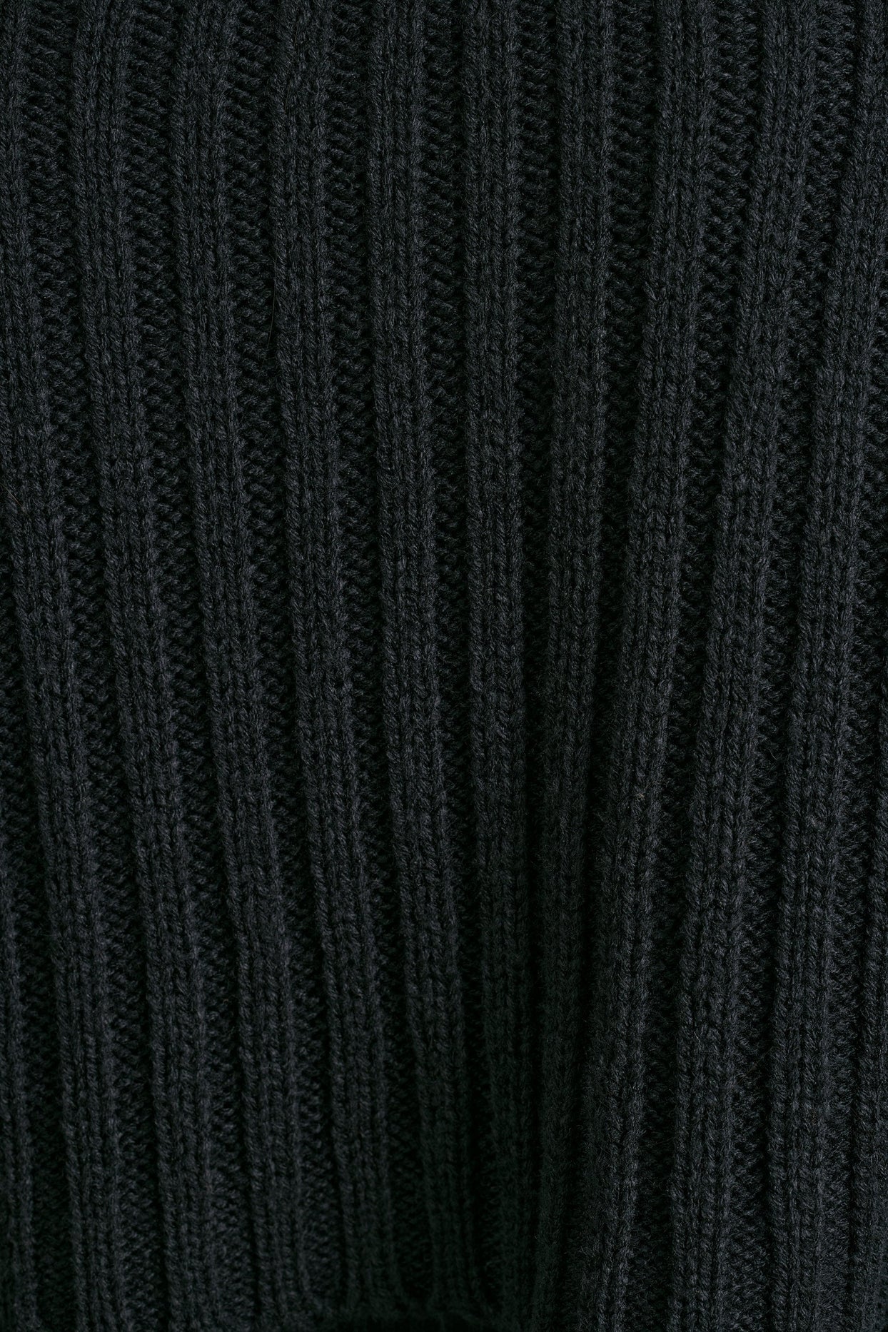 Chunky Knit Shrug in Black