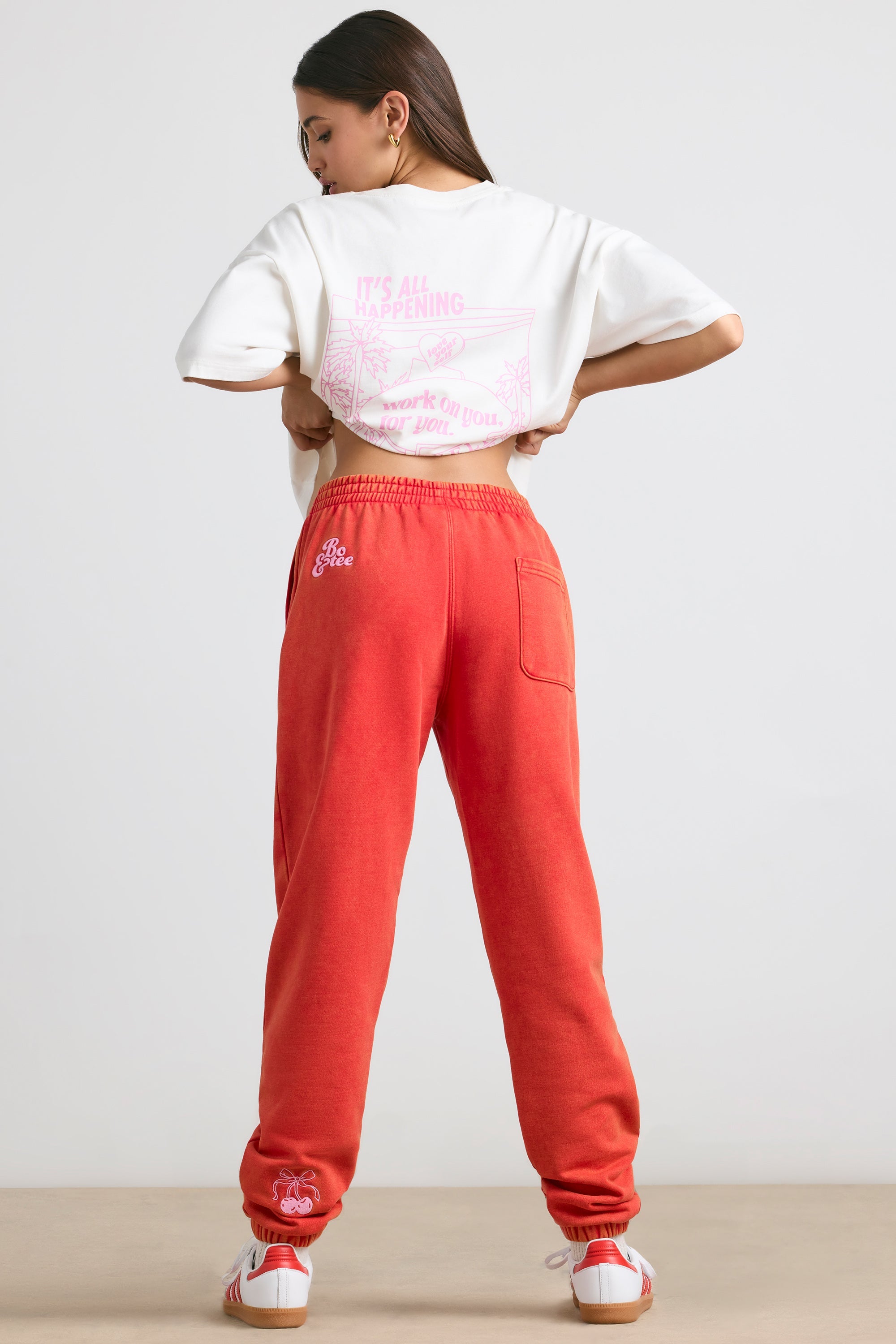 Joggers extragrandes en rojo