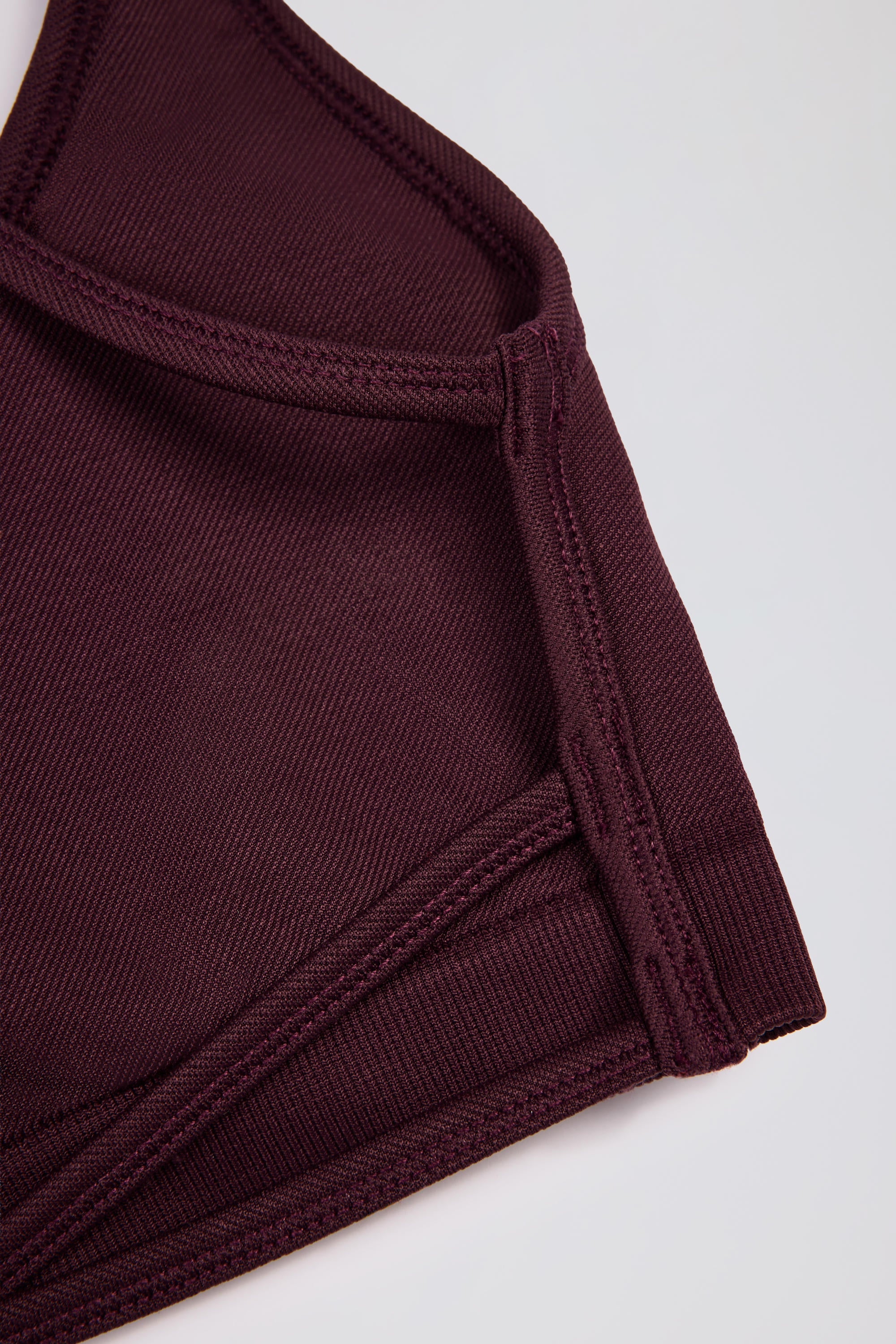 Super Sculpt Seamless Backless Sports Bra in Burgundy