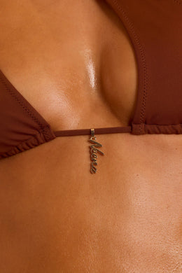 Top de bikini asimétrico en marrón