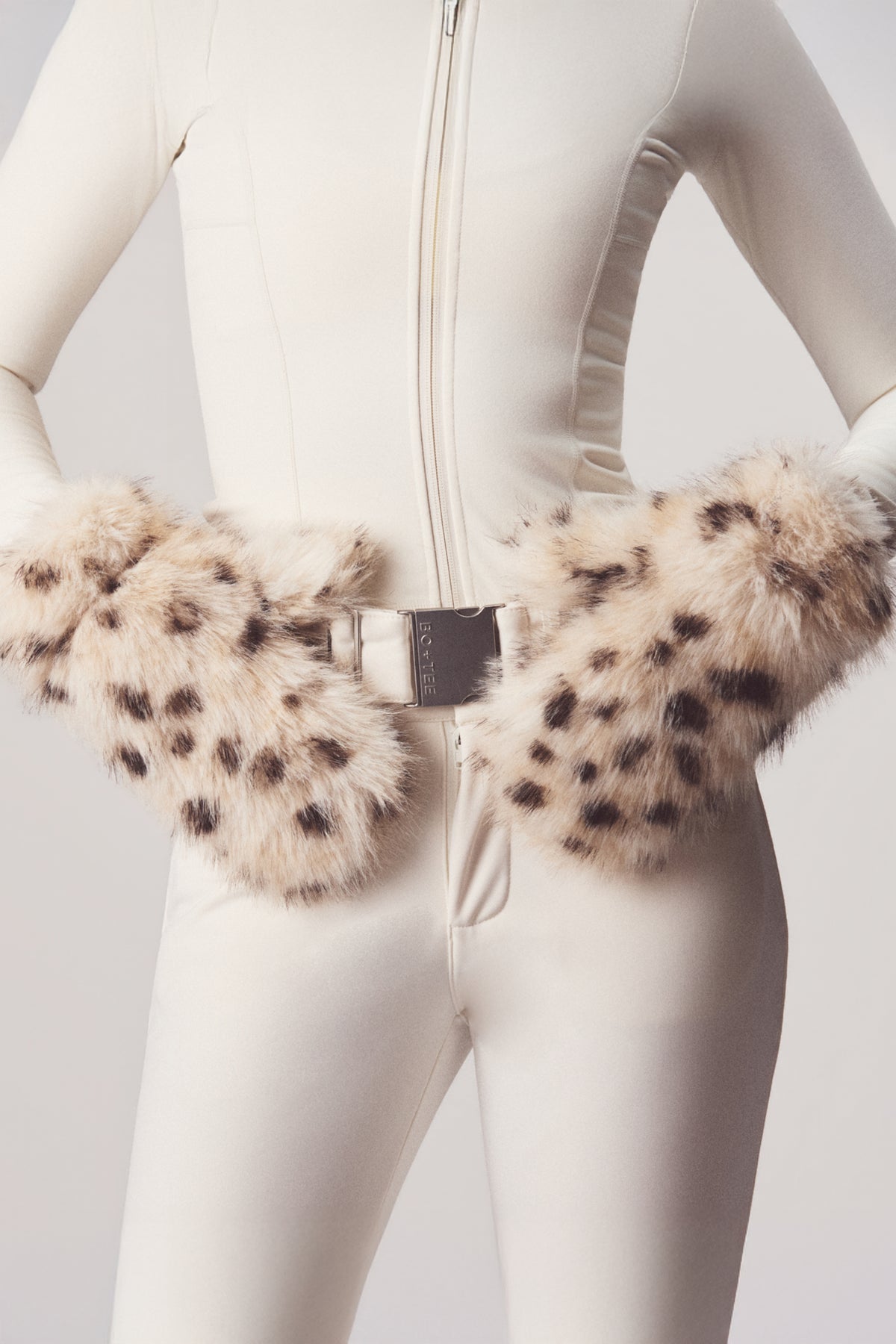 Faux Fur Tote Mitts in Snow Leopard