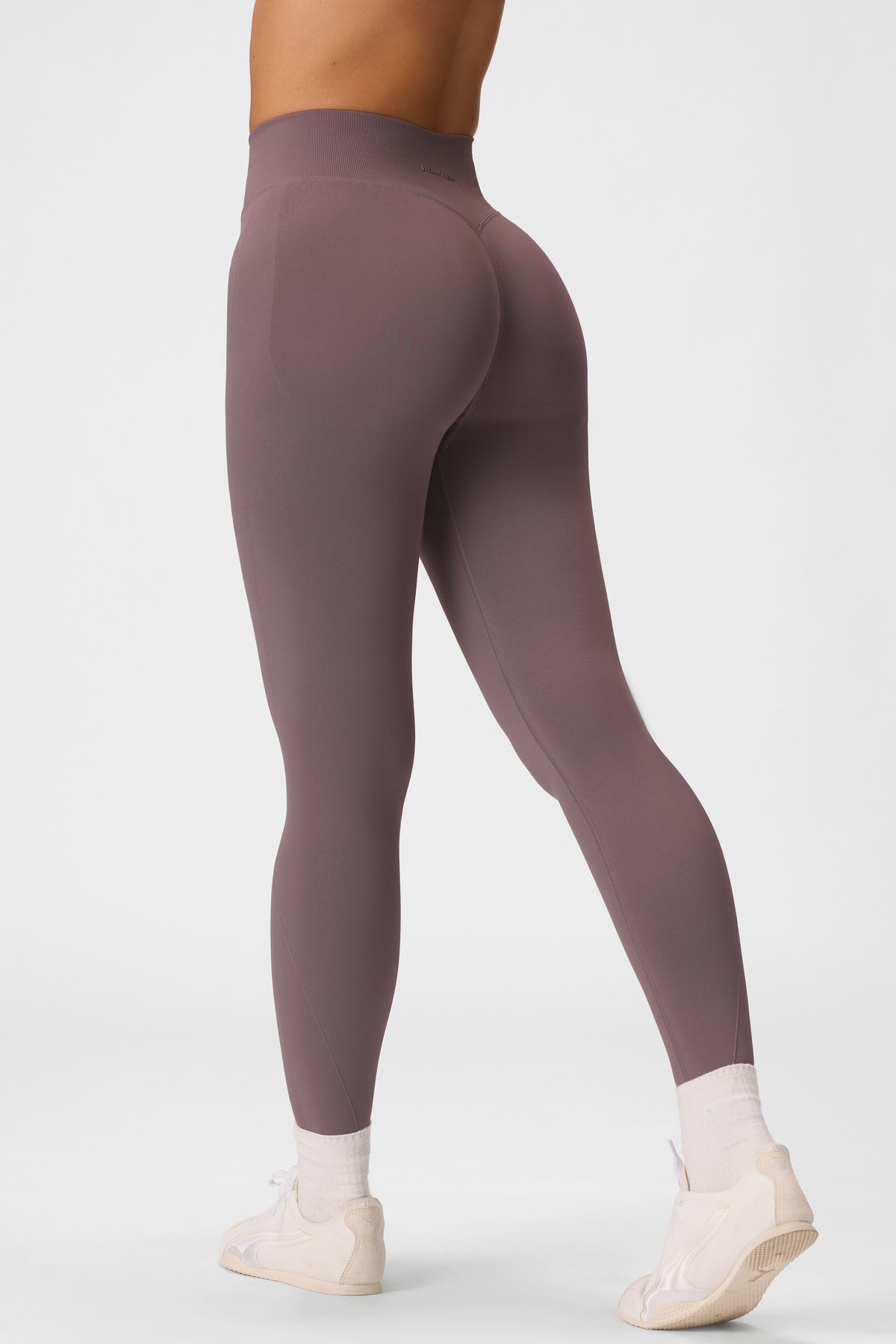 Seamless Full-Length Leggings in Stone