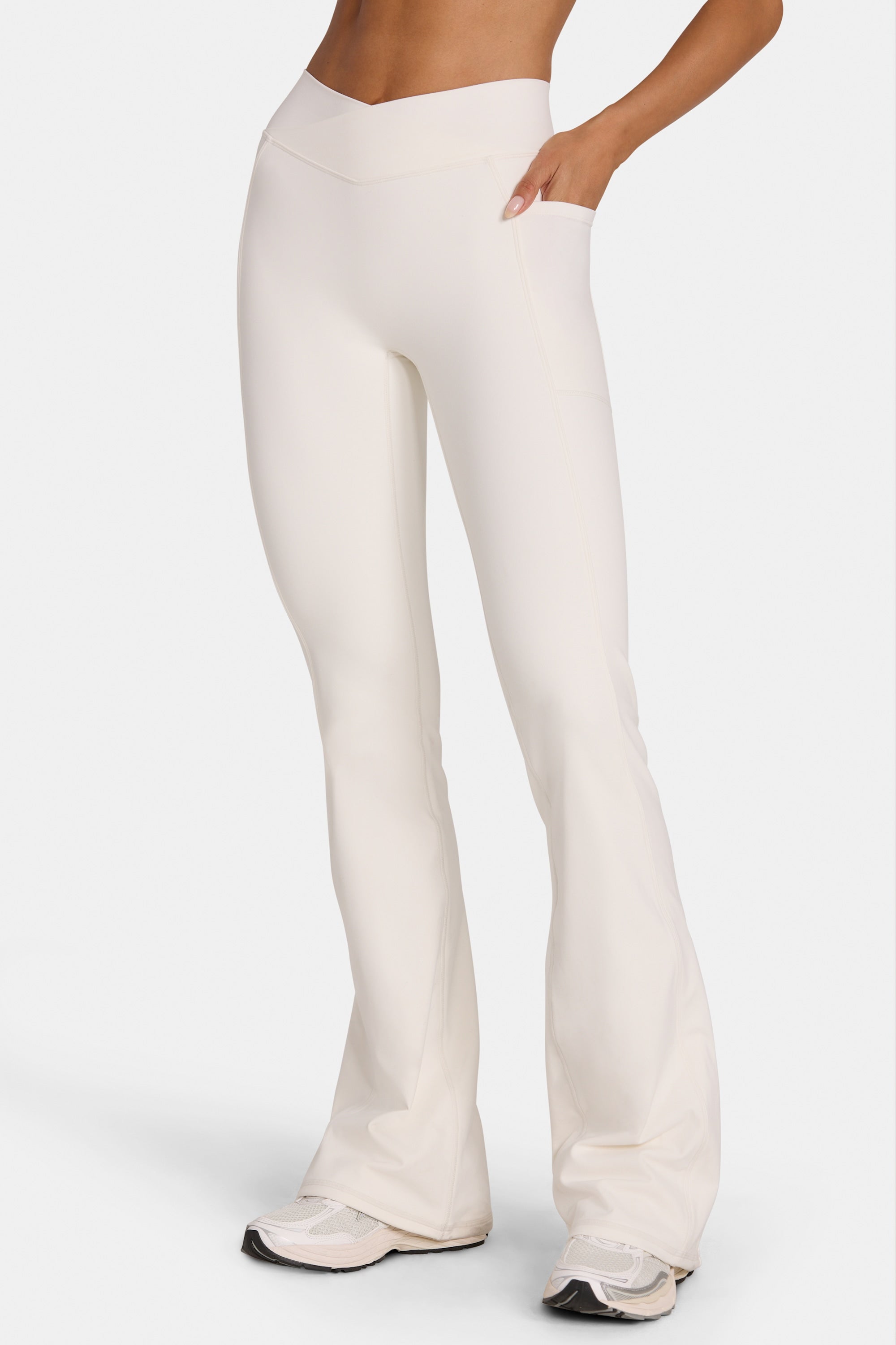 Soft Active V-Waist Flared Leggings in Coconut