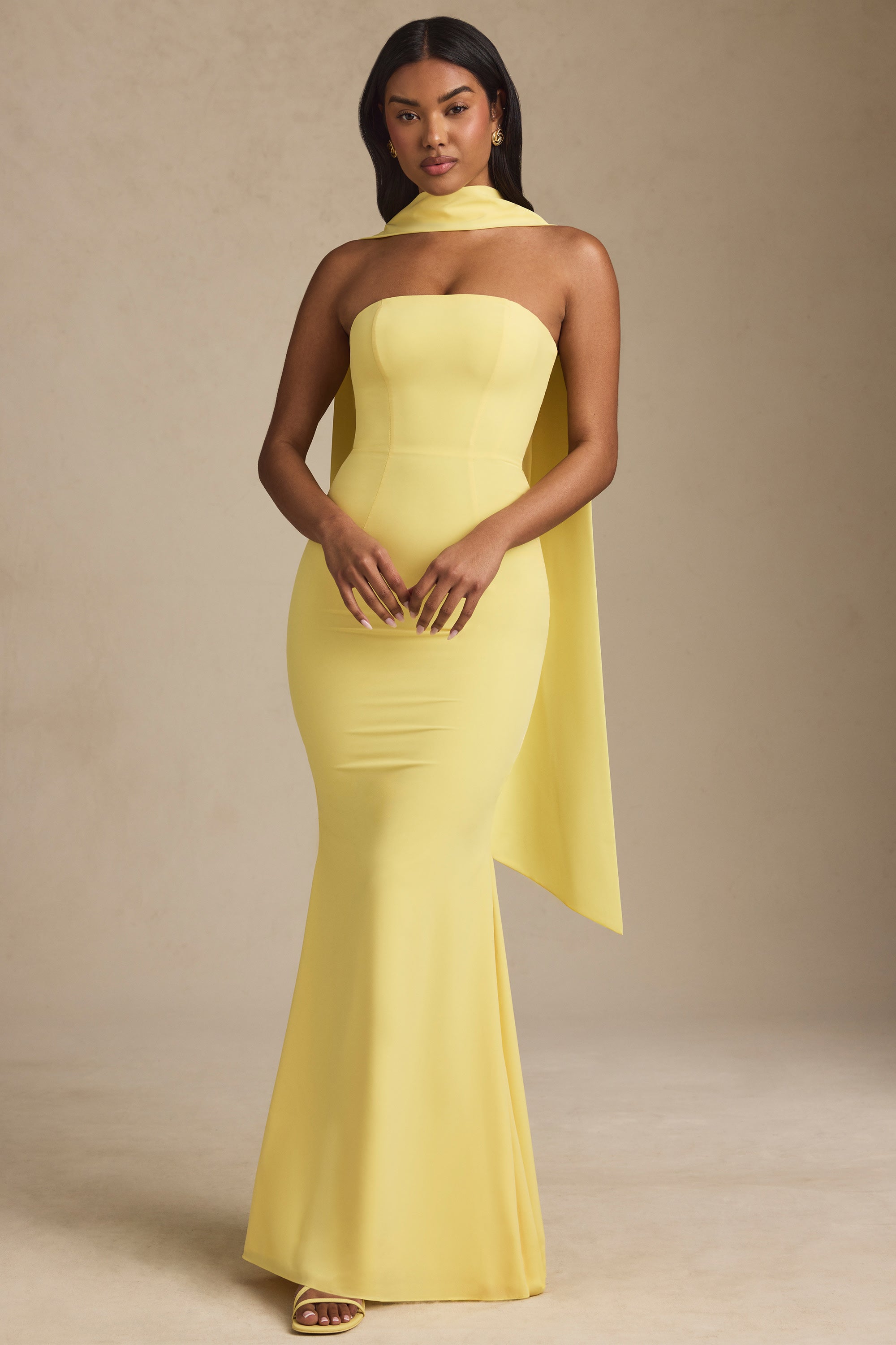 yellow strapless formal dress Charlita Maxi line silhouette flows gracefully to the floor Vestido Maxi Rosa Mesh Strapless