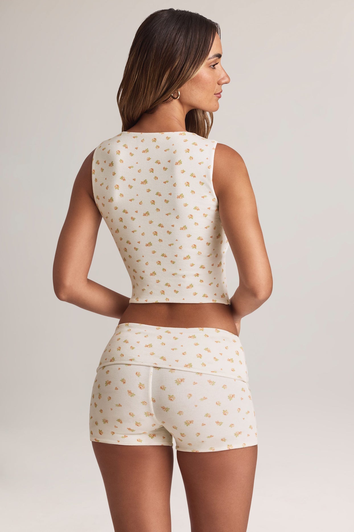 Modal Foldover Mid-Rise Shorts in Floral Print - 4