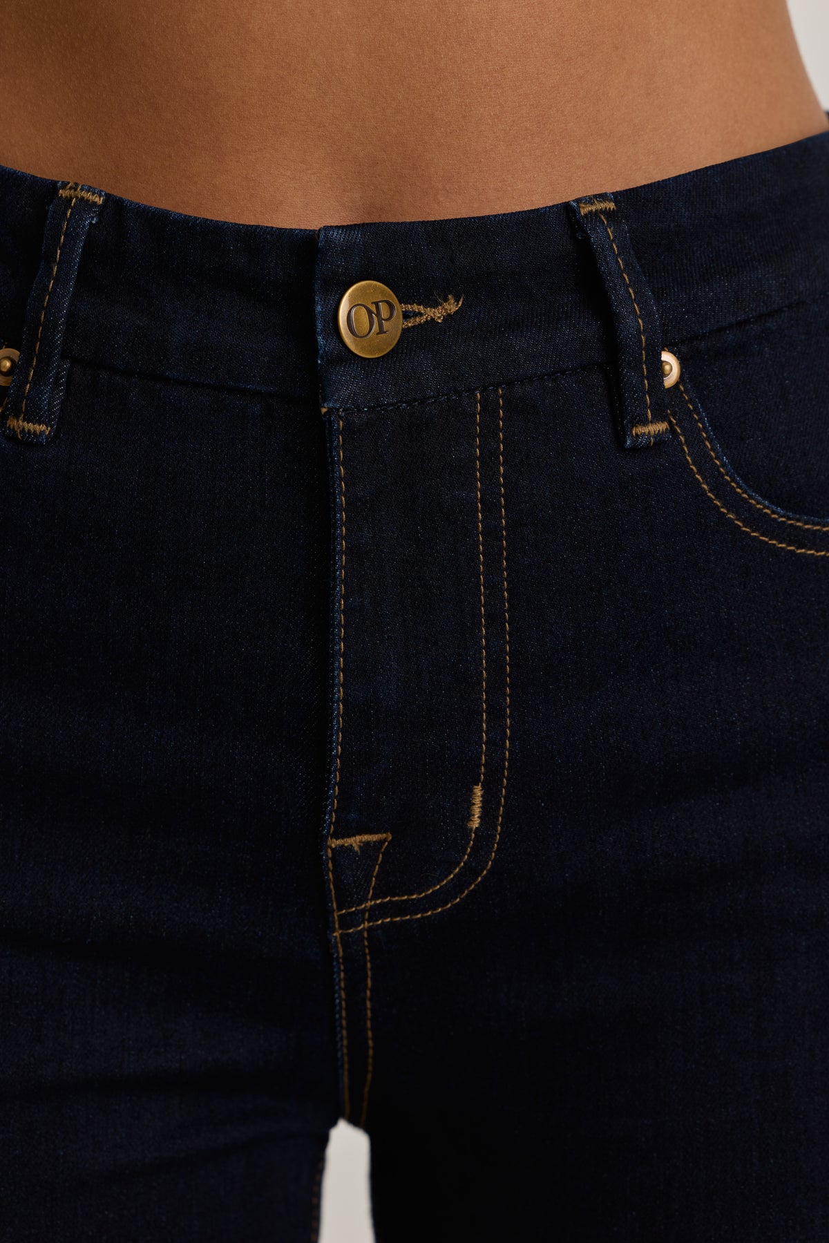 High-Rise Flared Jeans in Dark Wash